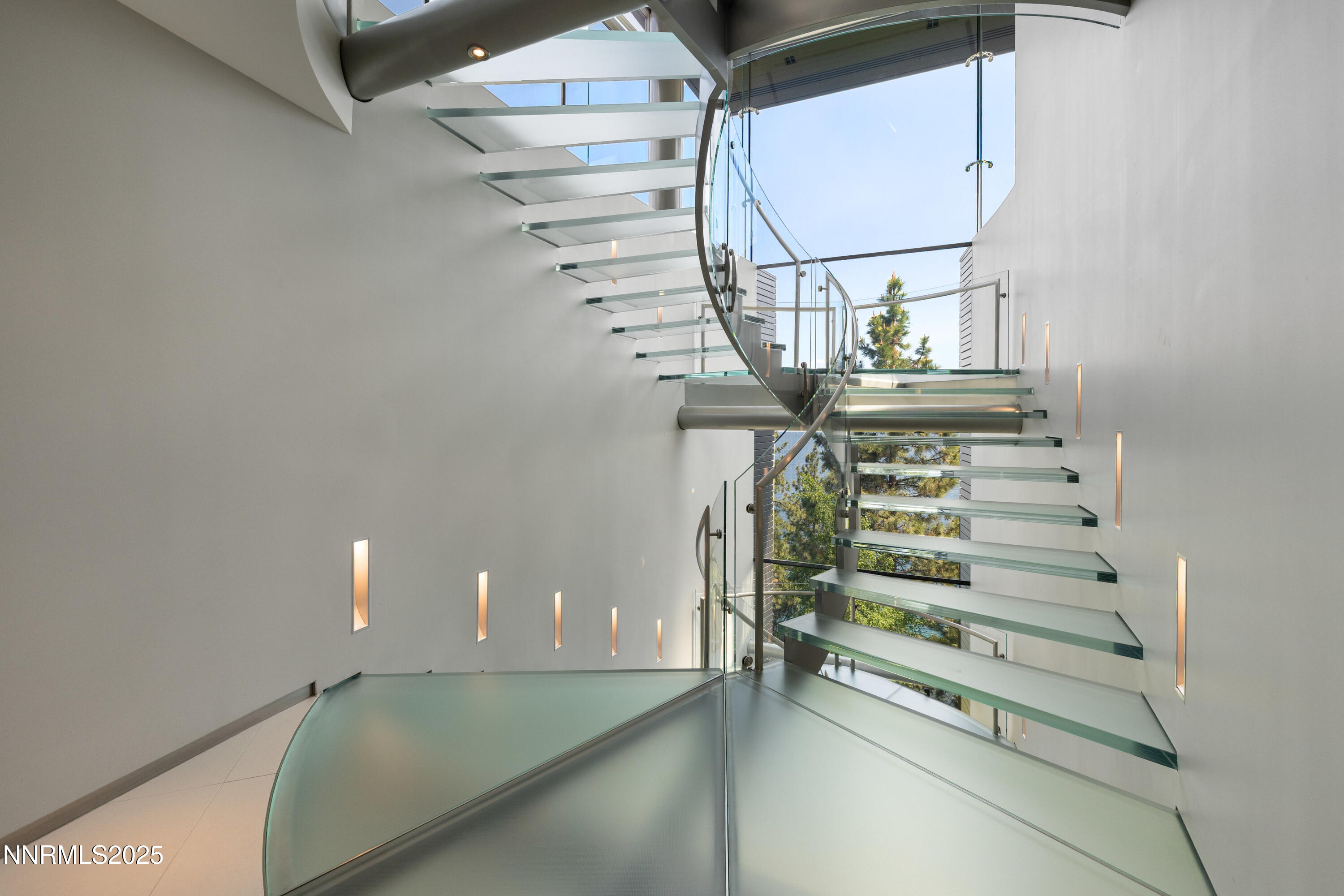 022_23-print-530_gonowabie-5_366