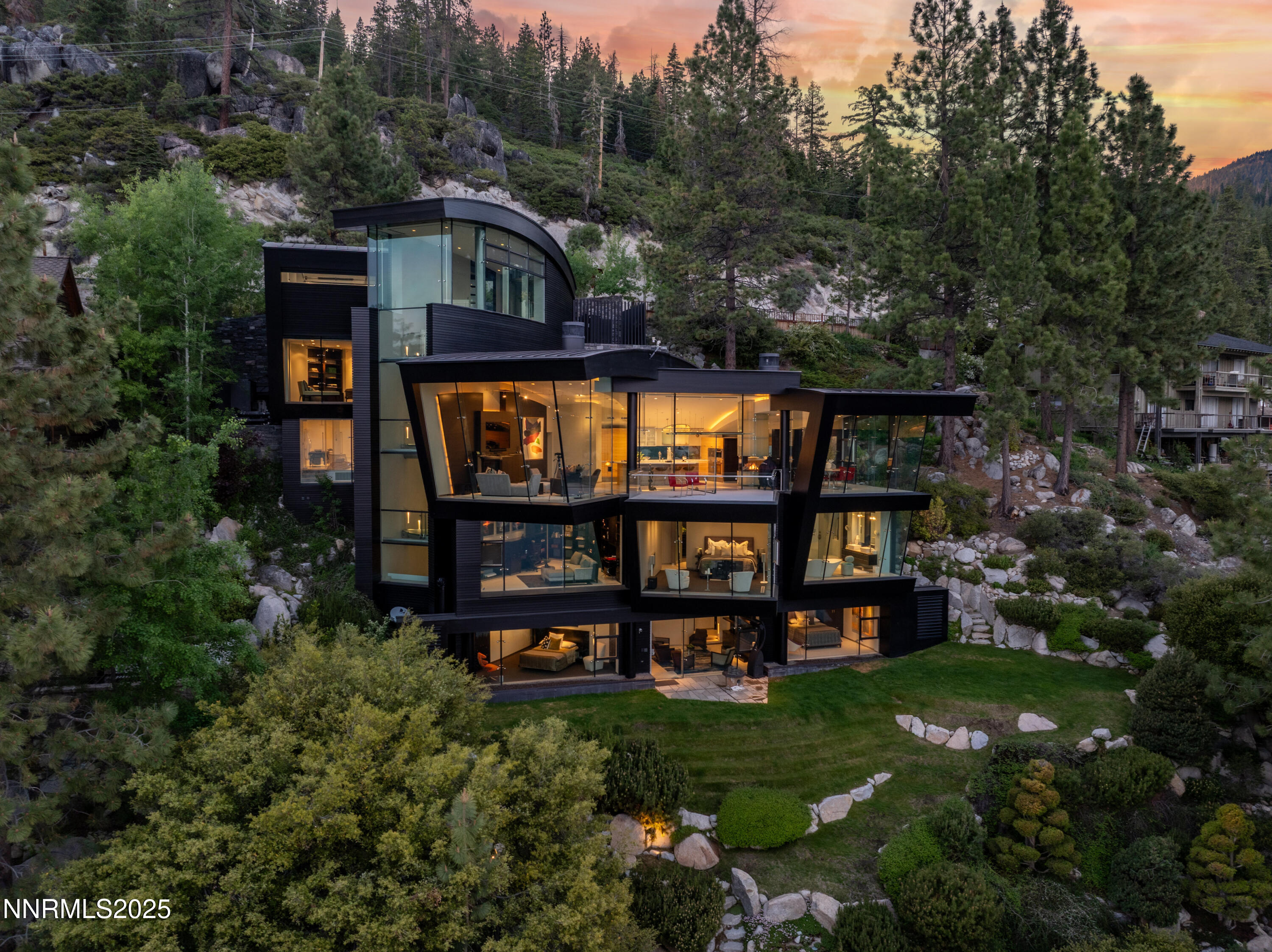 001_14-print-530_gonowabie_drone-15_219