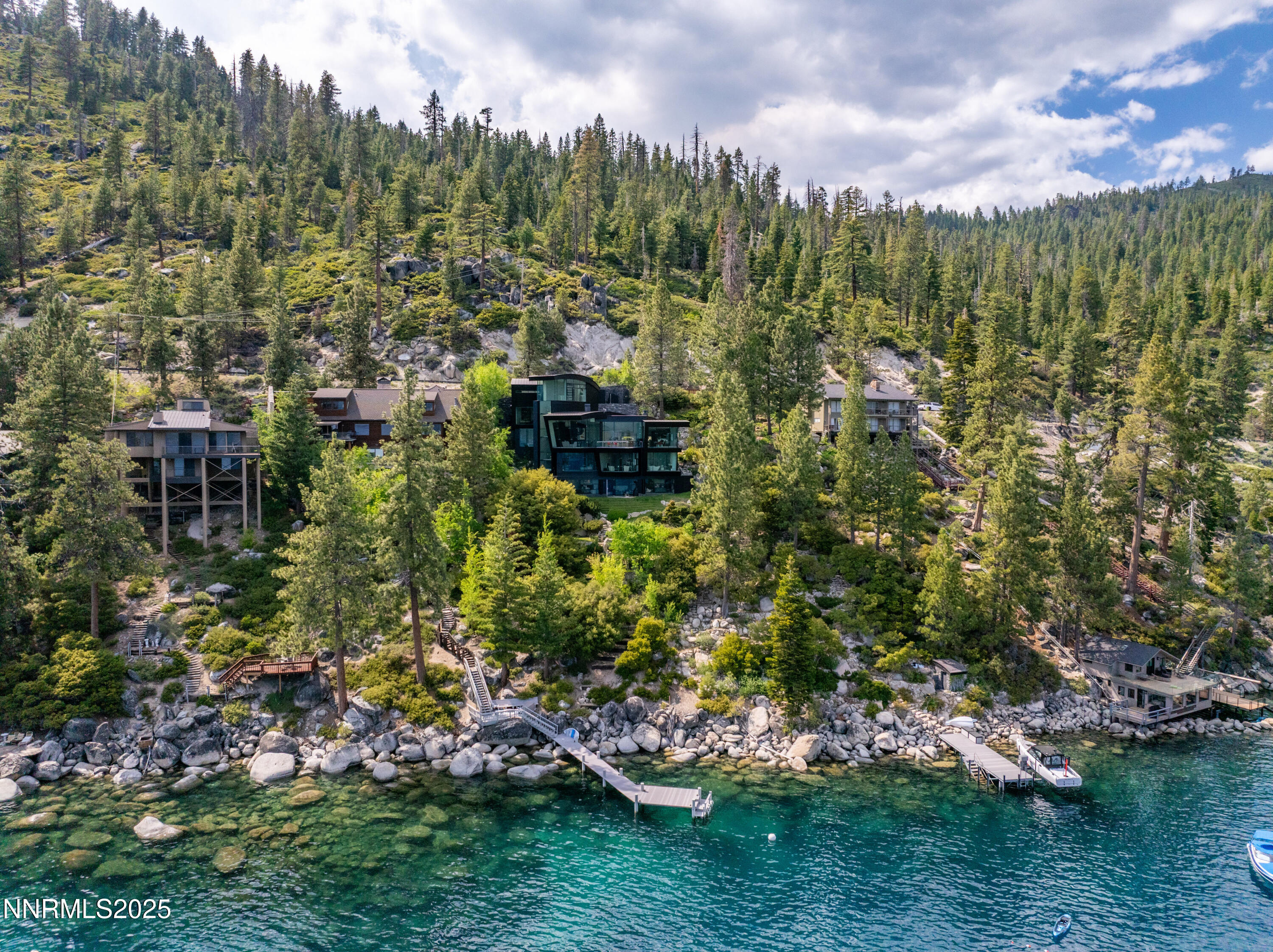 061_1-print-530_gonowabie_drone-2_736