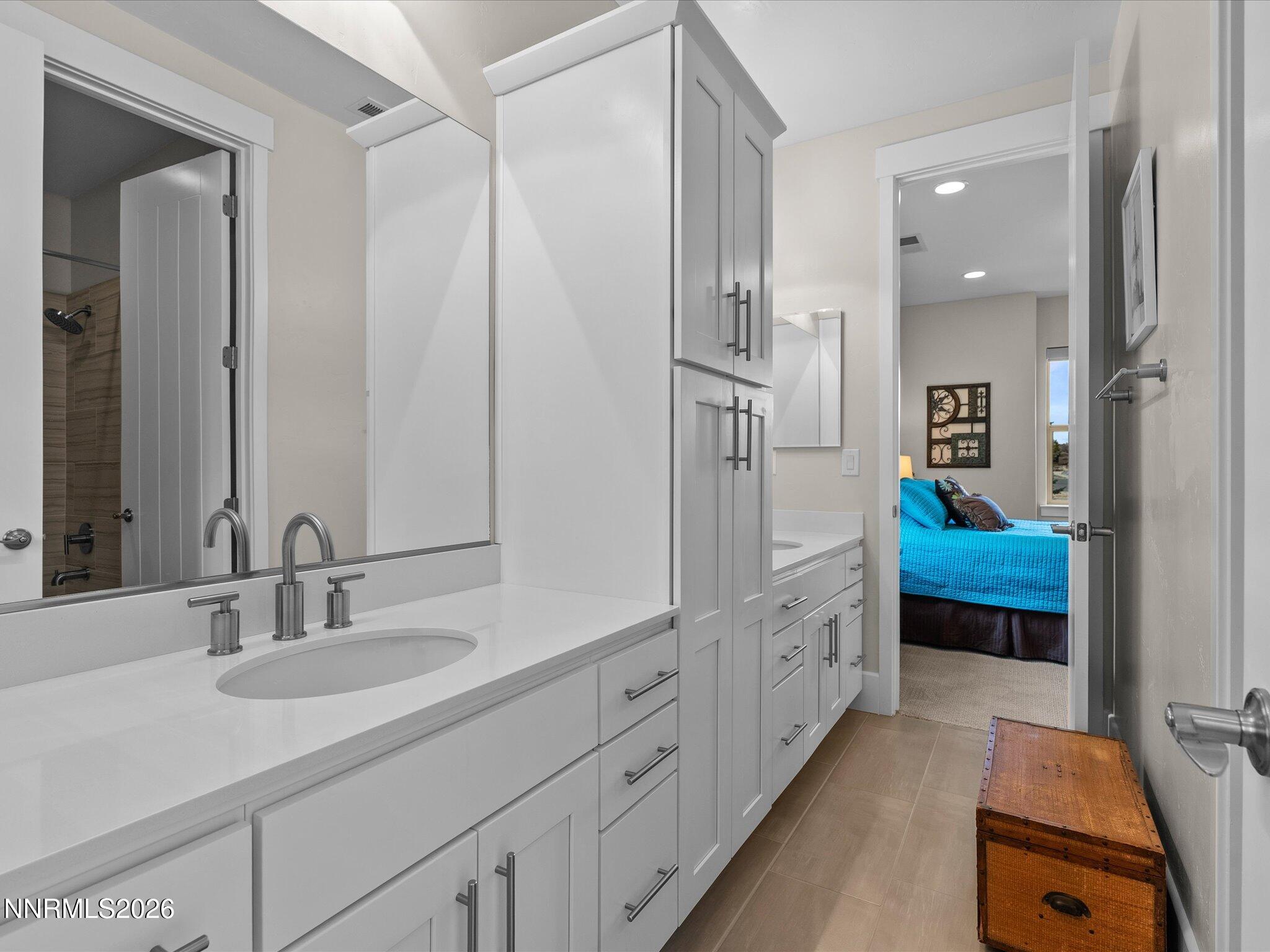 064-5452 Salmon River Ct-163