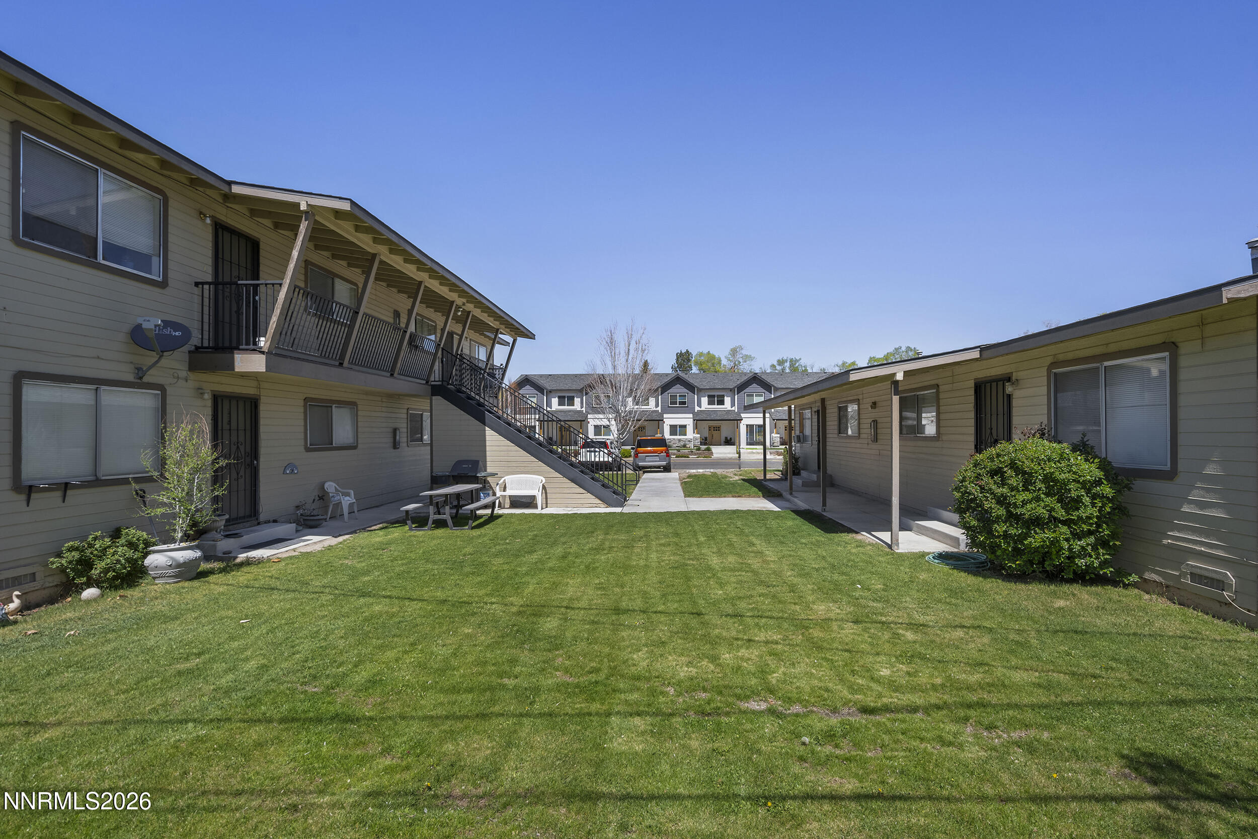 1532 & 1534 County Road