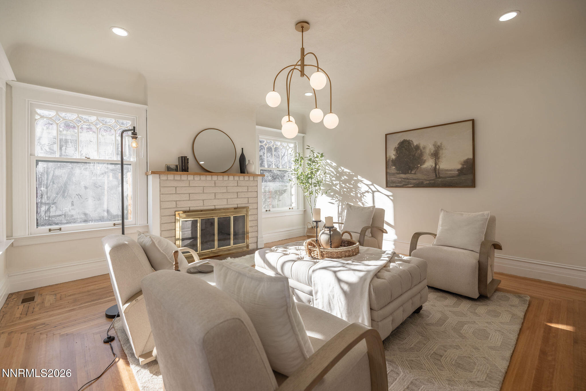 402 W Robinson Street