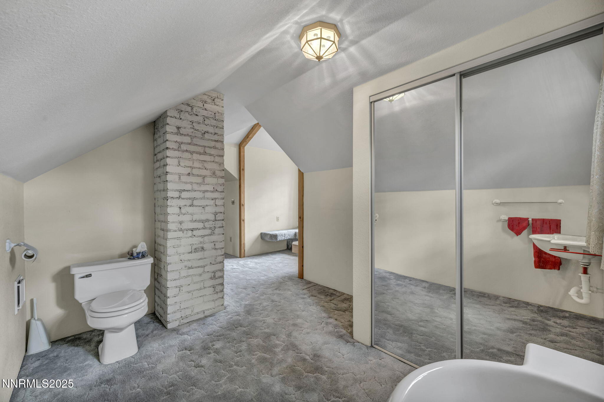 67-web-or-mls-590-st-lawrence-ave