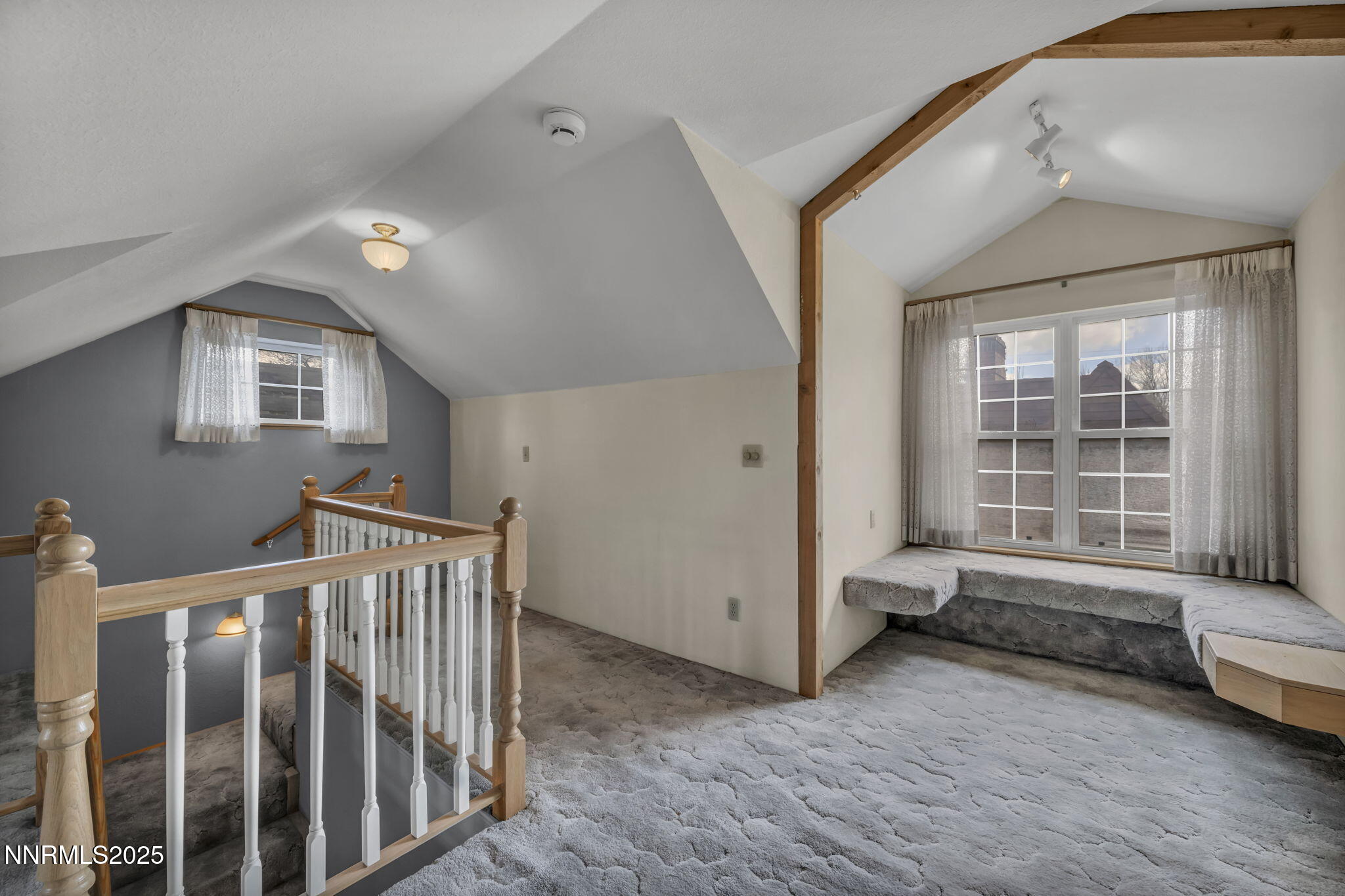 63-web-or-mls-590-st-lawrence-ave