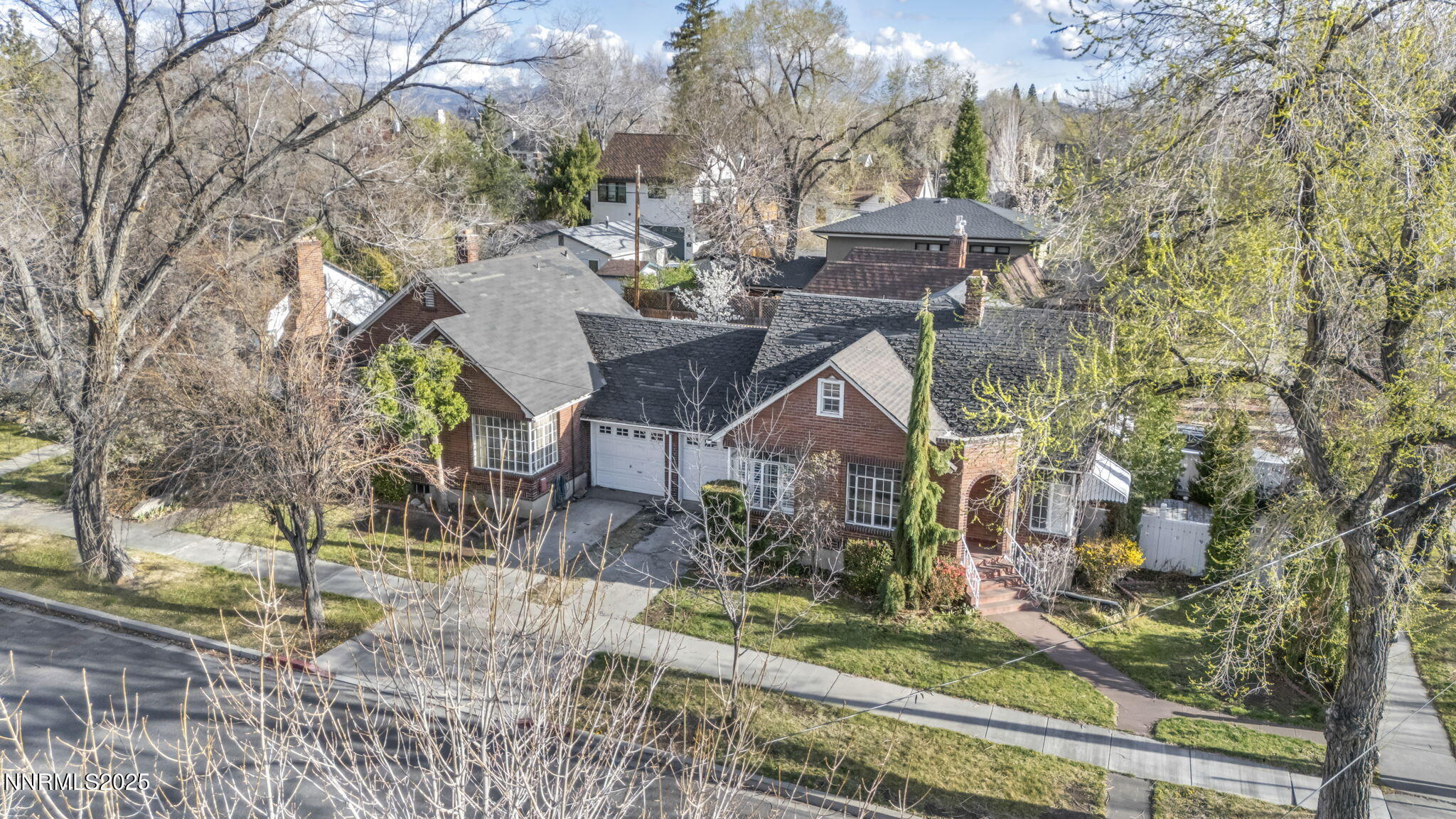 19-web-or-mls-590-st-lawrence-ave