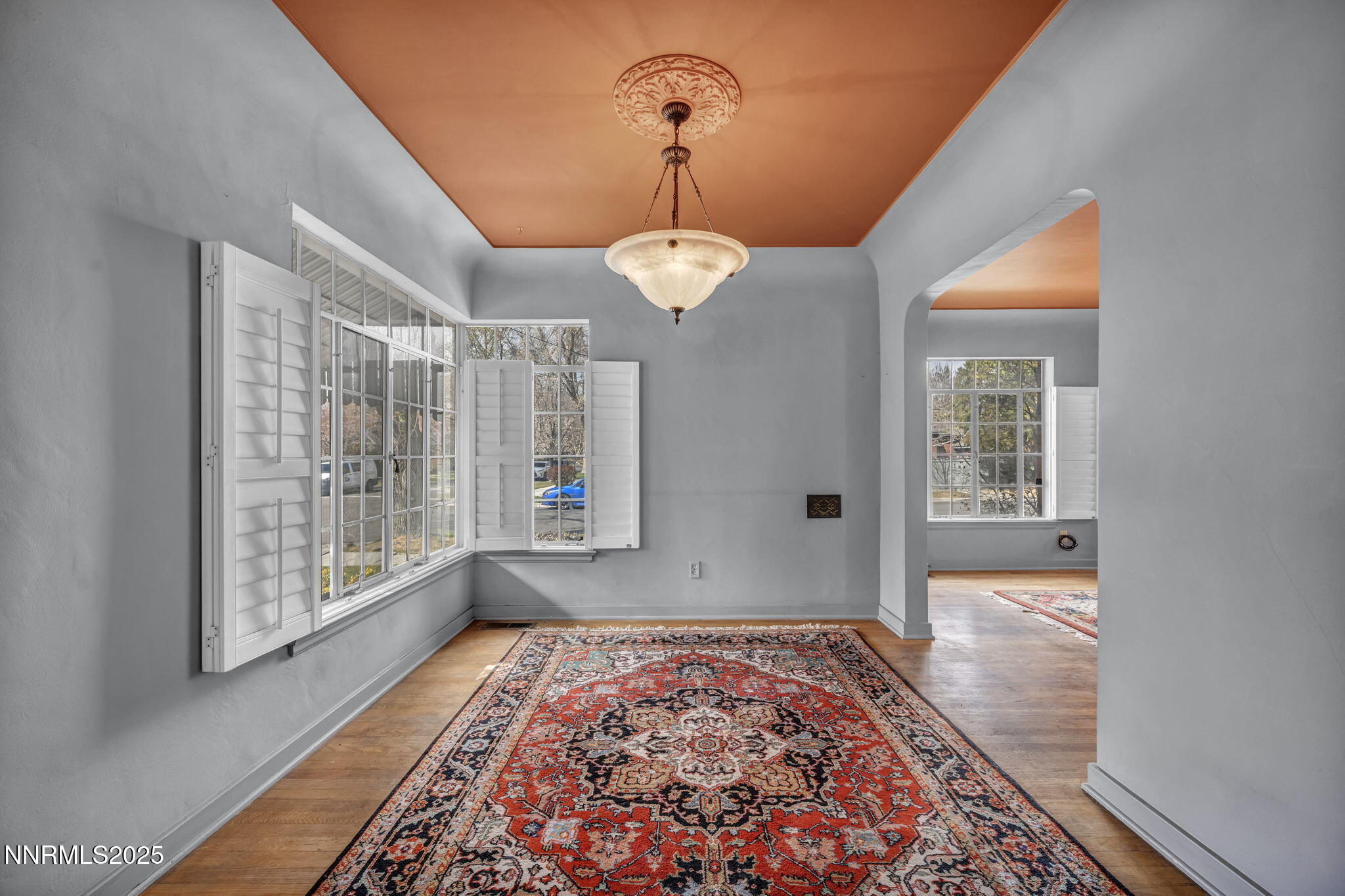 44-web-or-mls-590-st-lawrence-ave