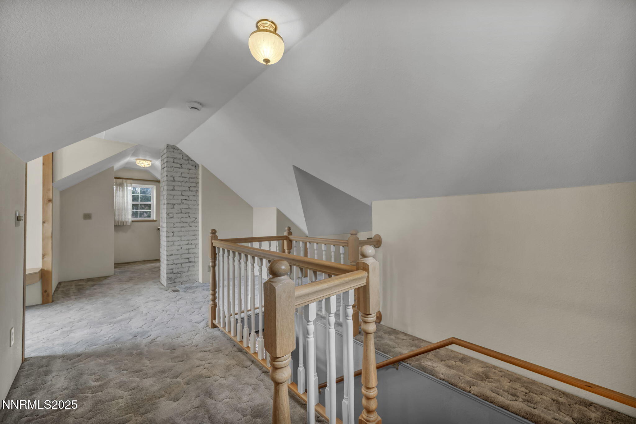 61-web-or-mls-590-st-lawrence-ave