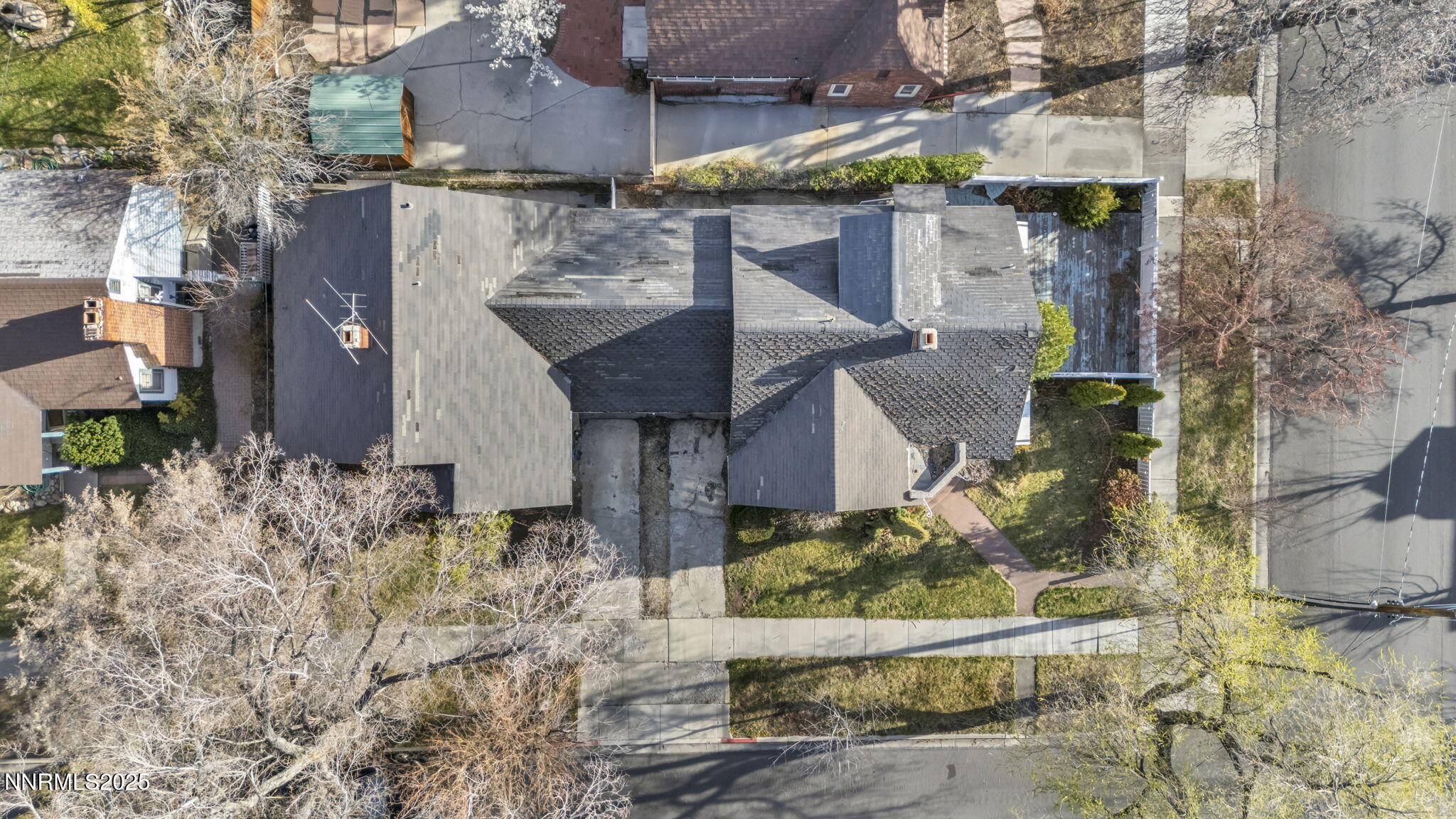 25-web-or-mls-590-st-lawrence-ave