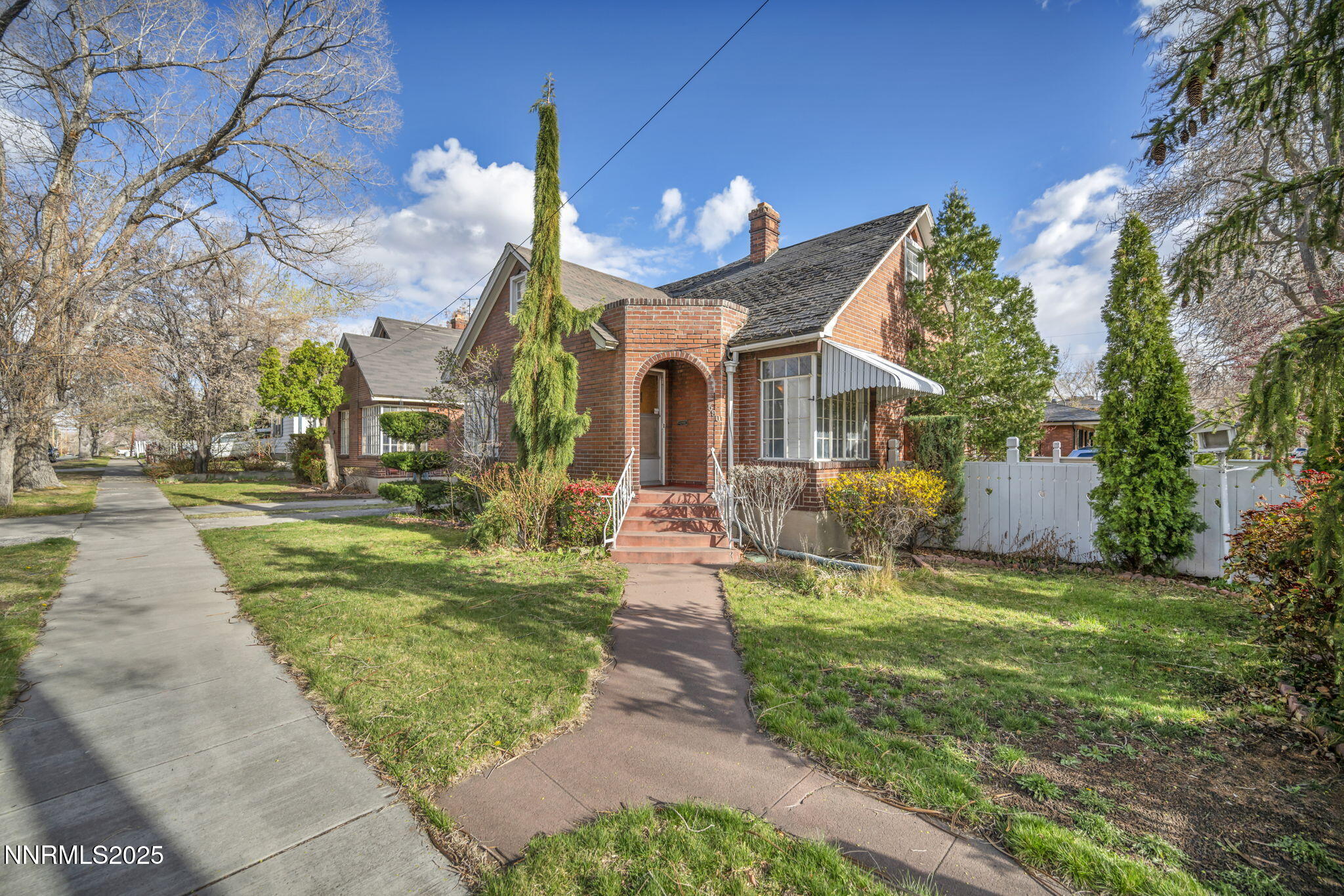 10-web-or-mls-590-st-lawrence-ave (1)