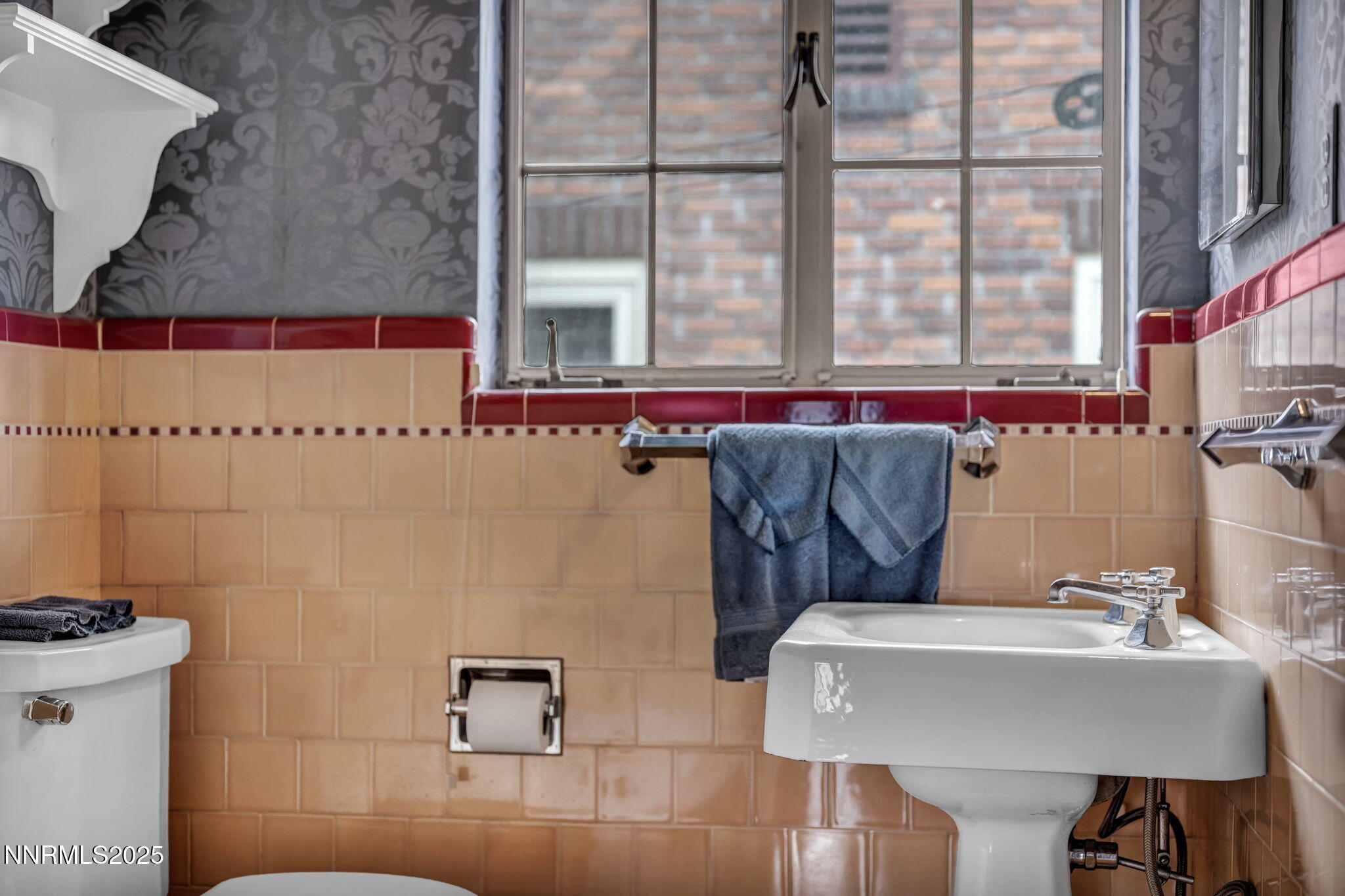 92-web-or-mls-590-st-lawrence-ave