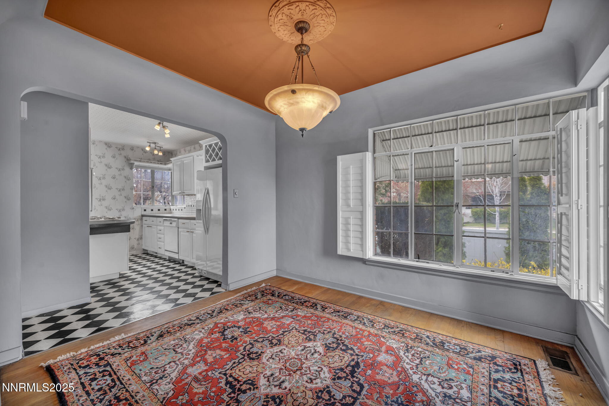 40-web-or-mls-590-st-lawrence-ave