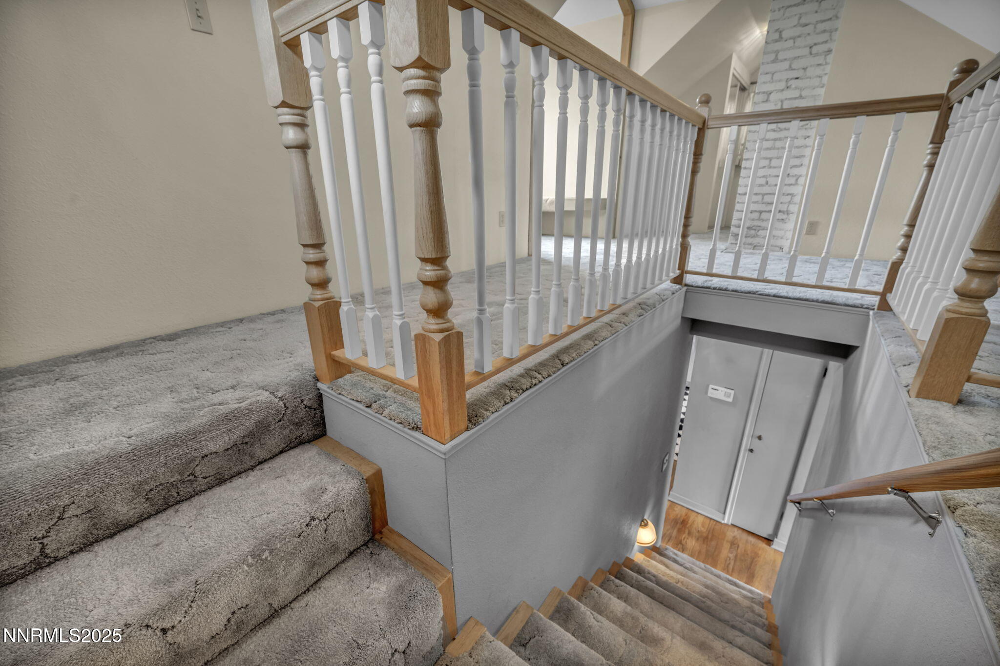 60-web-or-mls-590-st-lawrence-ave