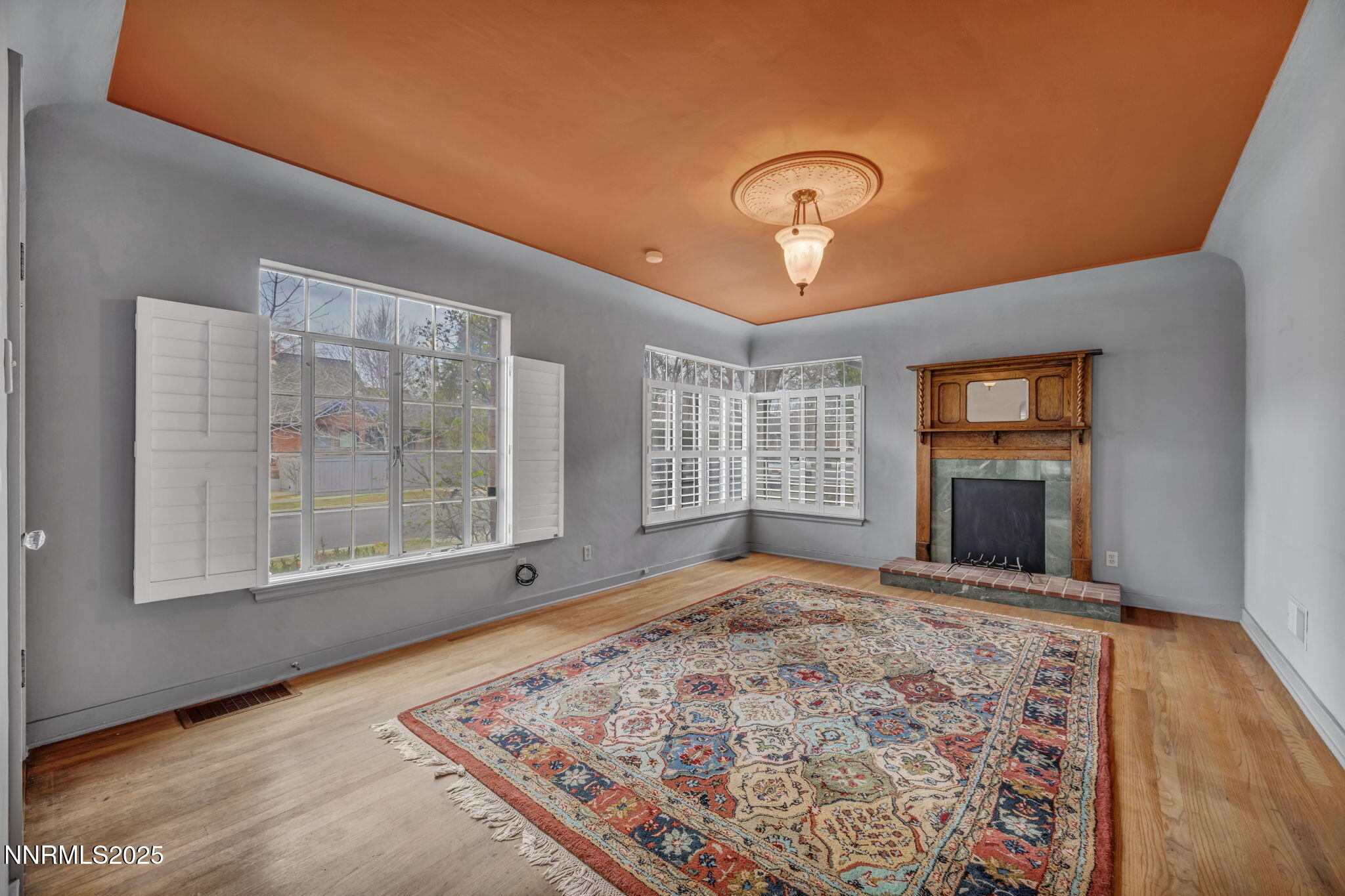 33-web-or-mls-590-st-lawrence-ave