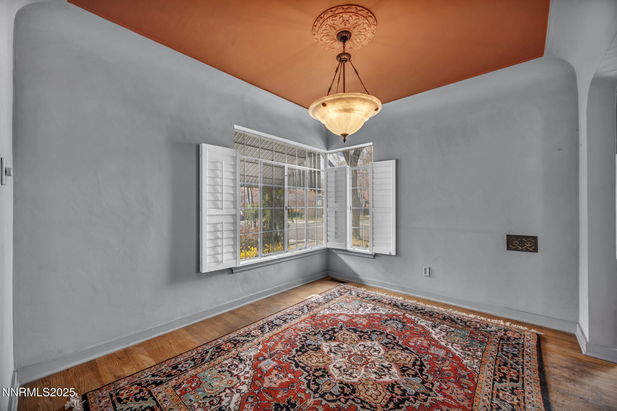 45-web-or-mls-590-st-lawrence-ave