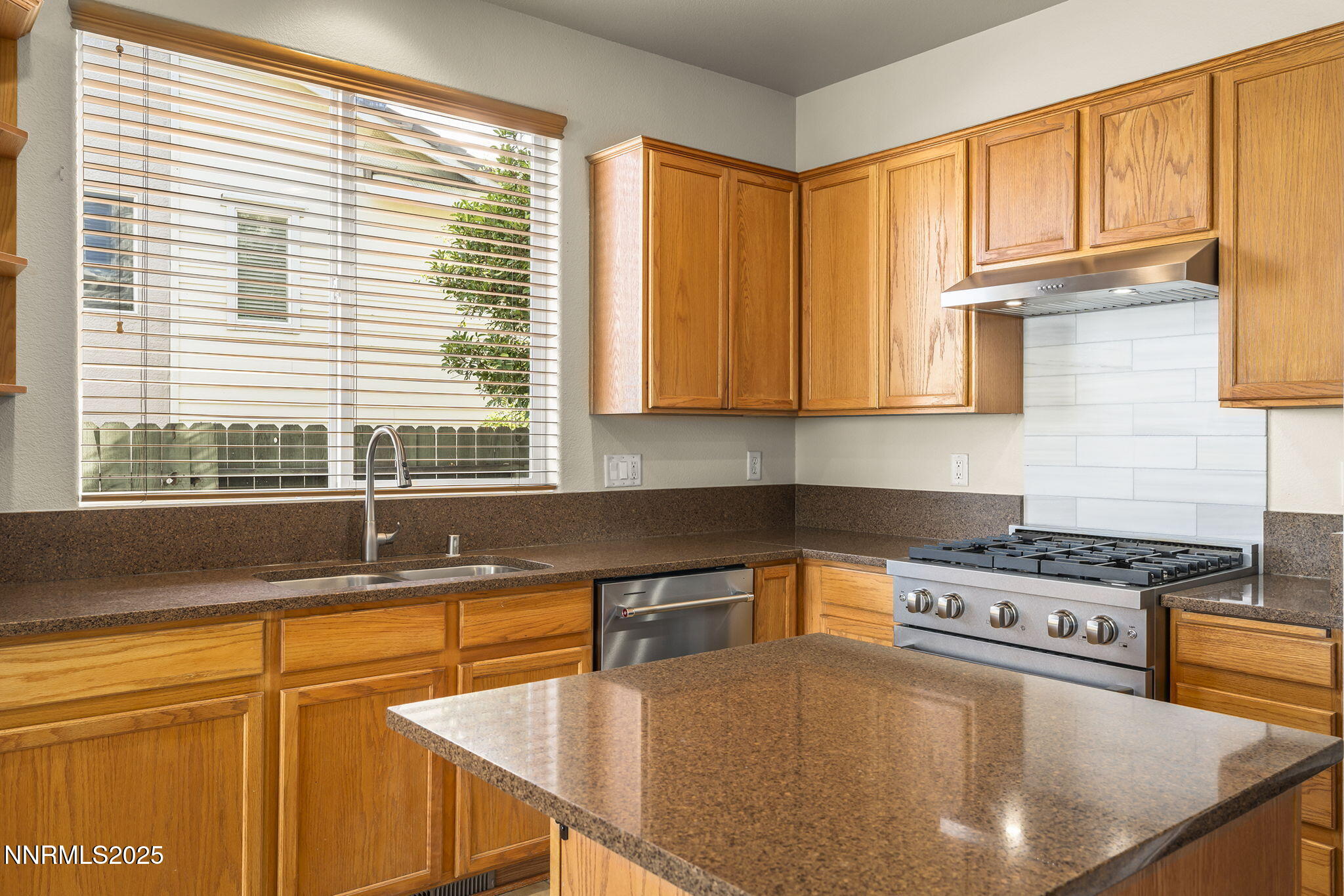 23-web-or-mls-_DSC4064