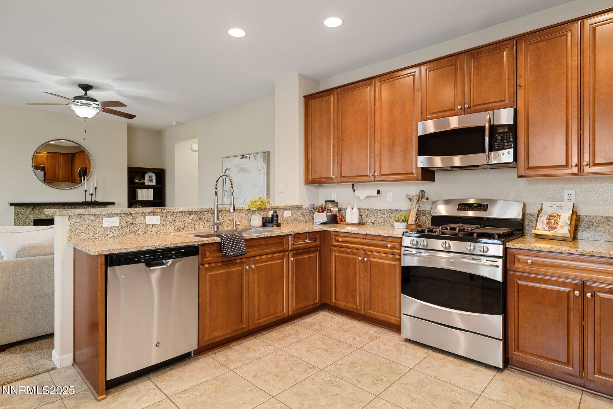 17-web-or-mls-10777 Grayslake-6