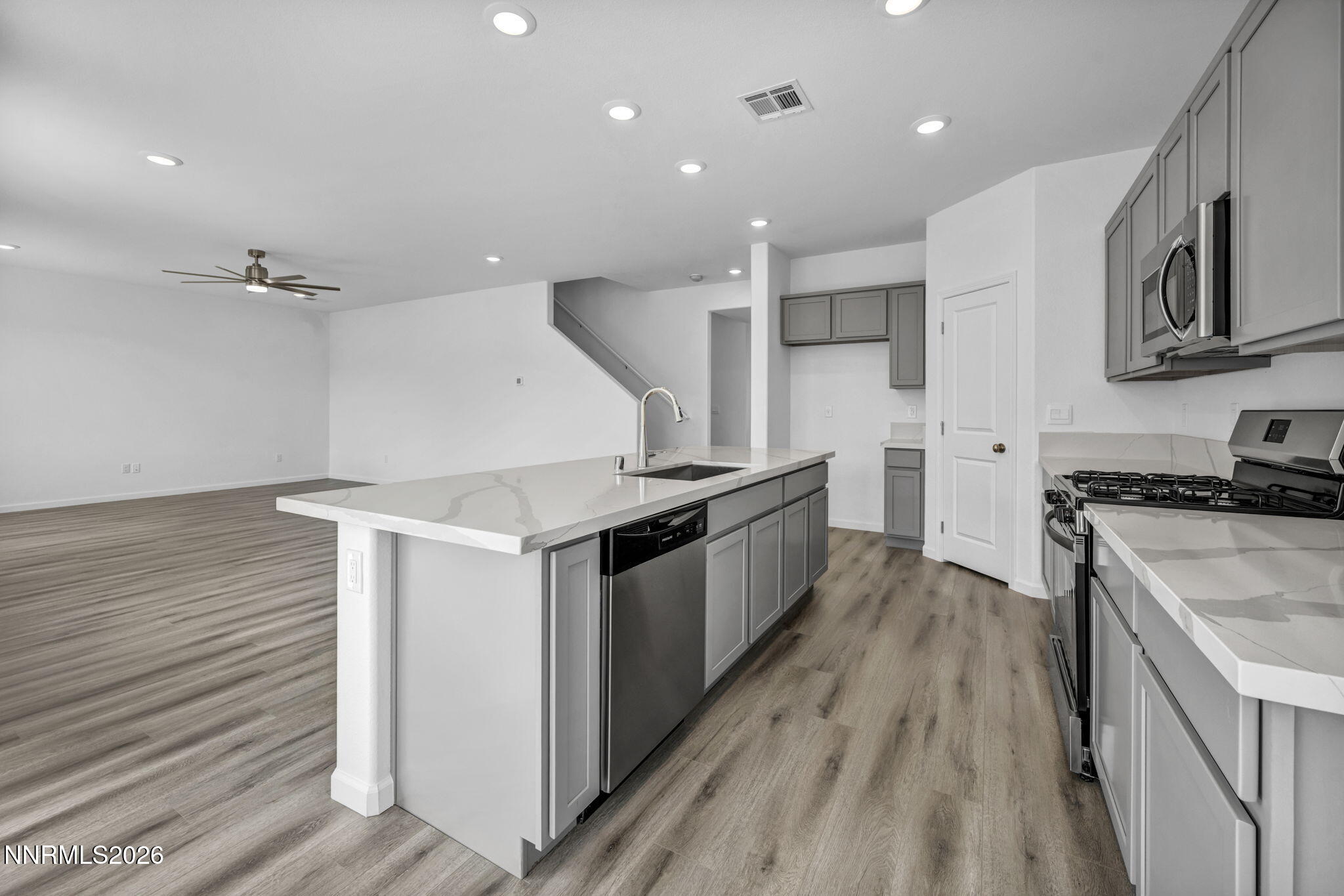 13-web-or-mls-725-kess-way
