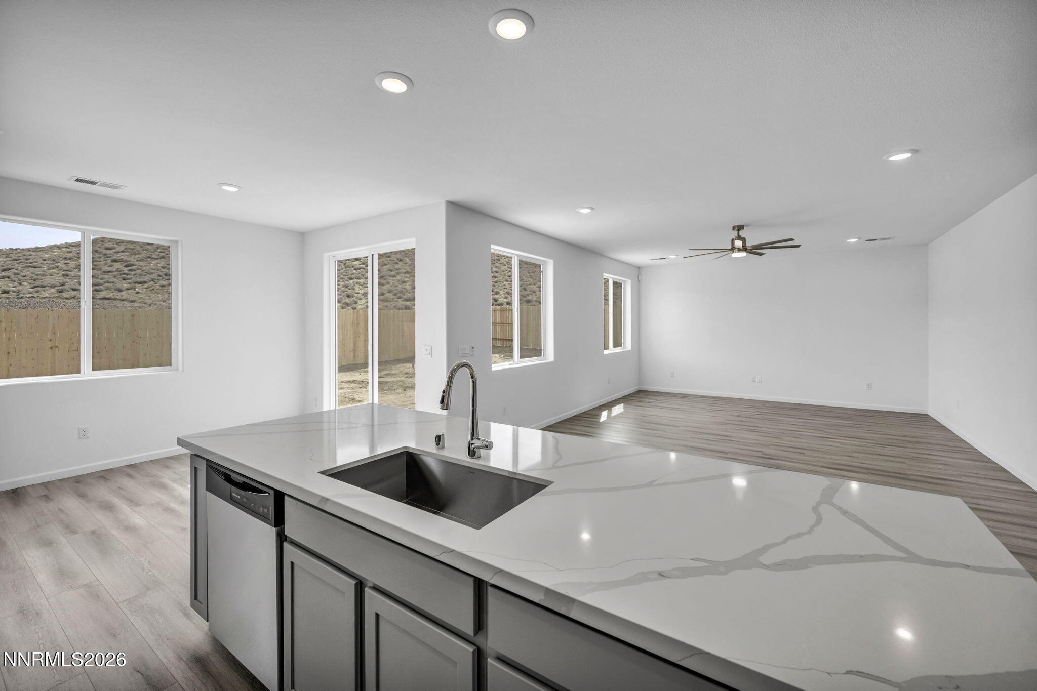 14-web-or-mls-725-kess-way