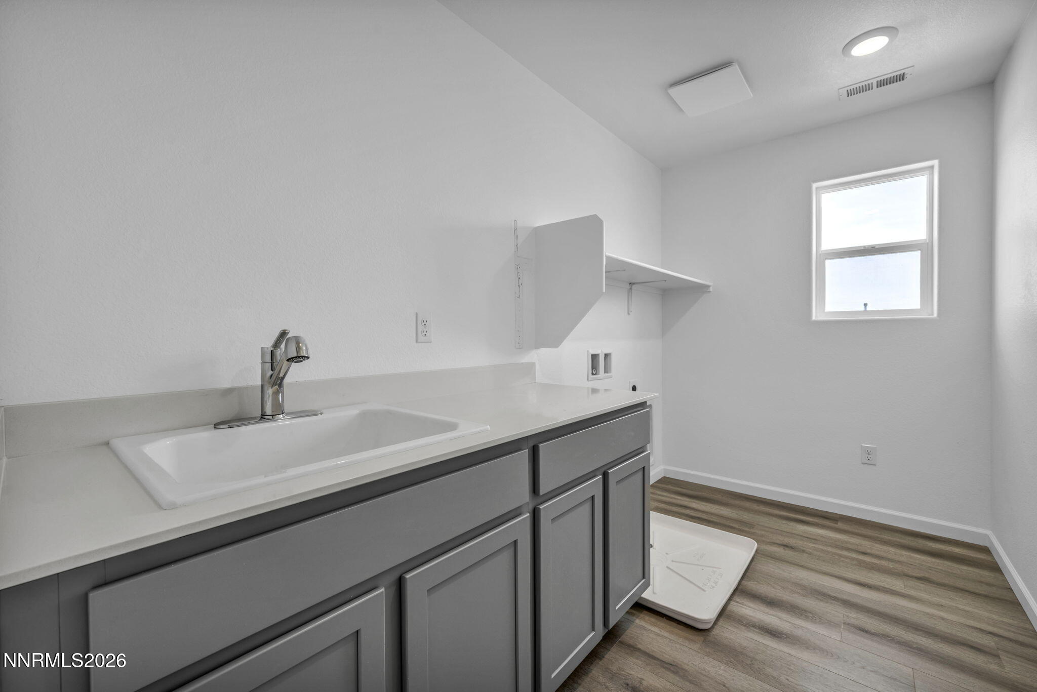 24-web-or-mls-725-kess-way