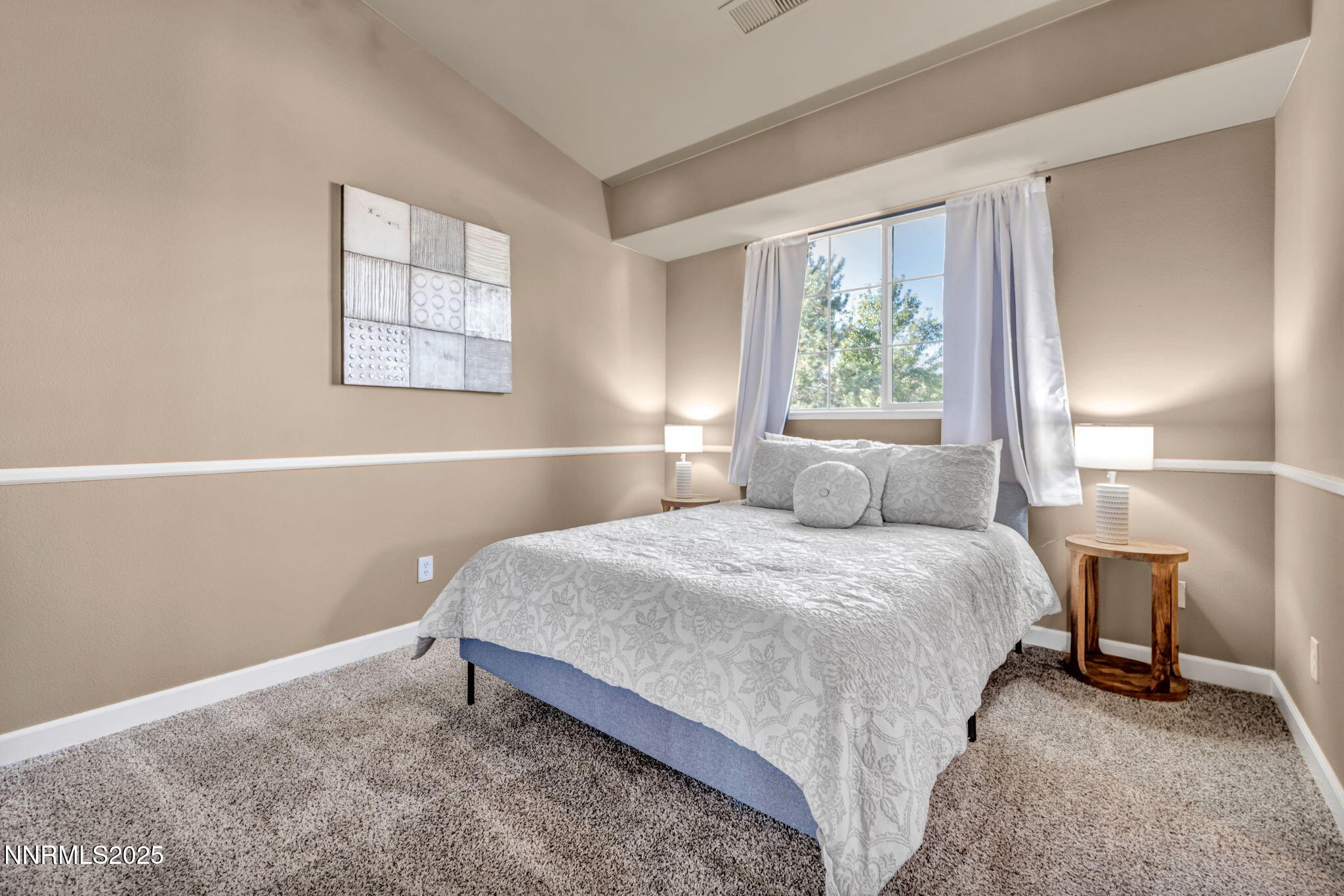 50-web-or-mls-1520-taos-ln