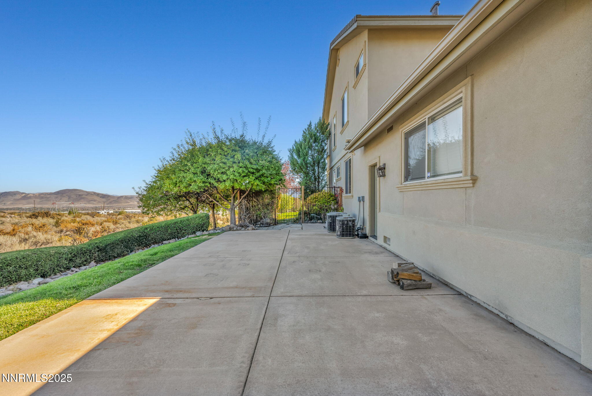 99m-web-or-mls-1520-taos-ln