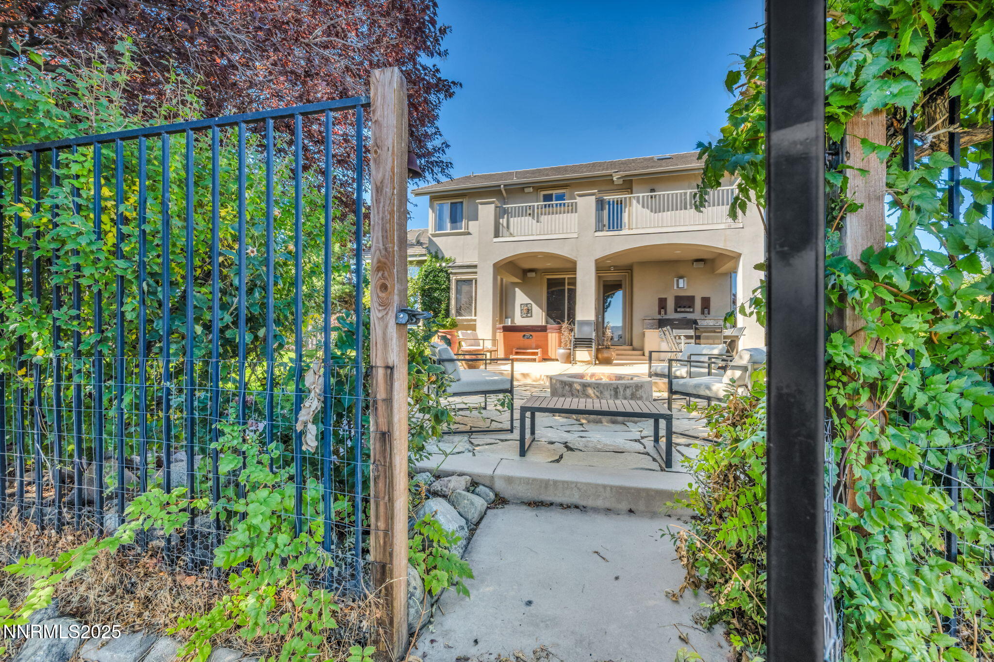 99a-web-or-mls-1520-taos-ln