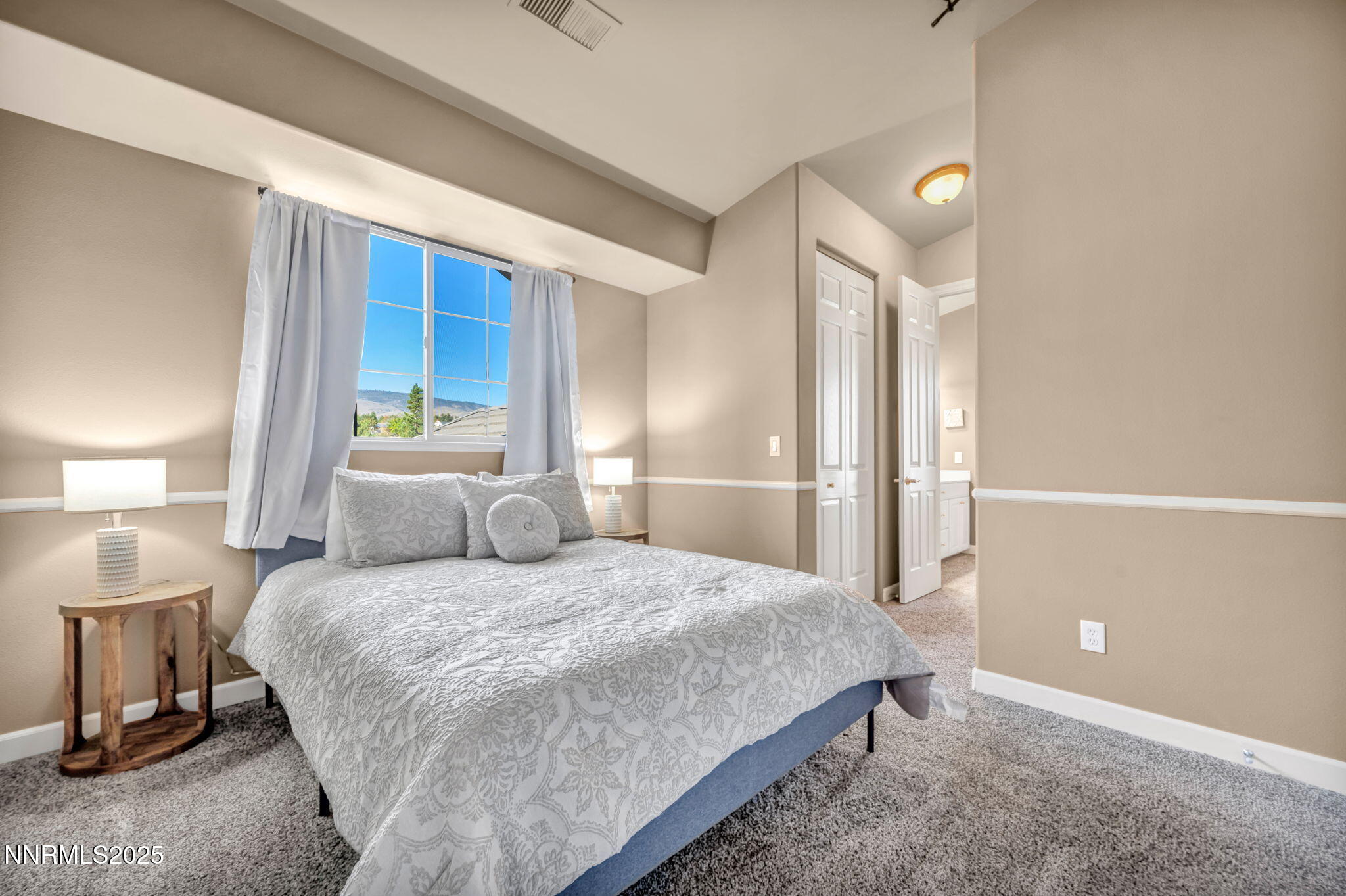 51-web-or-mls-1520-taos-ln