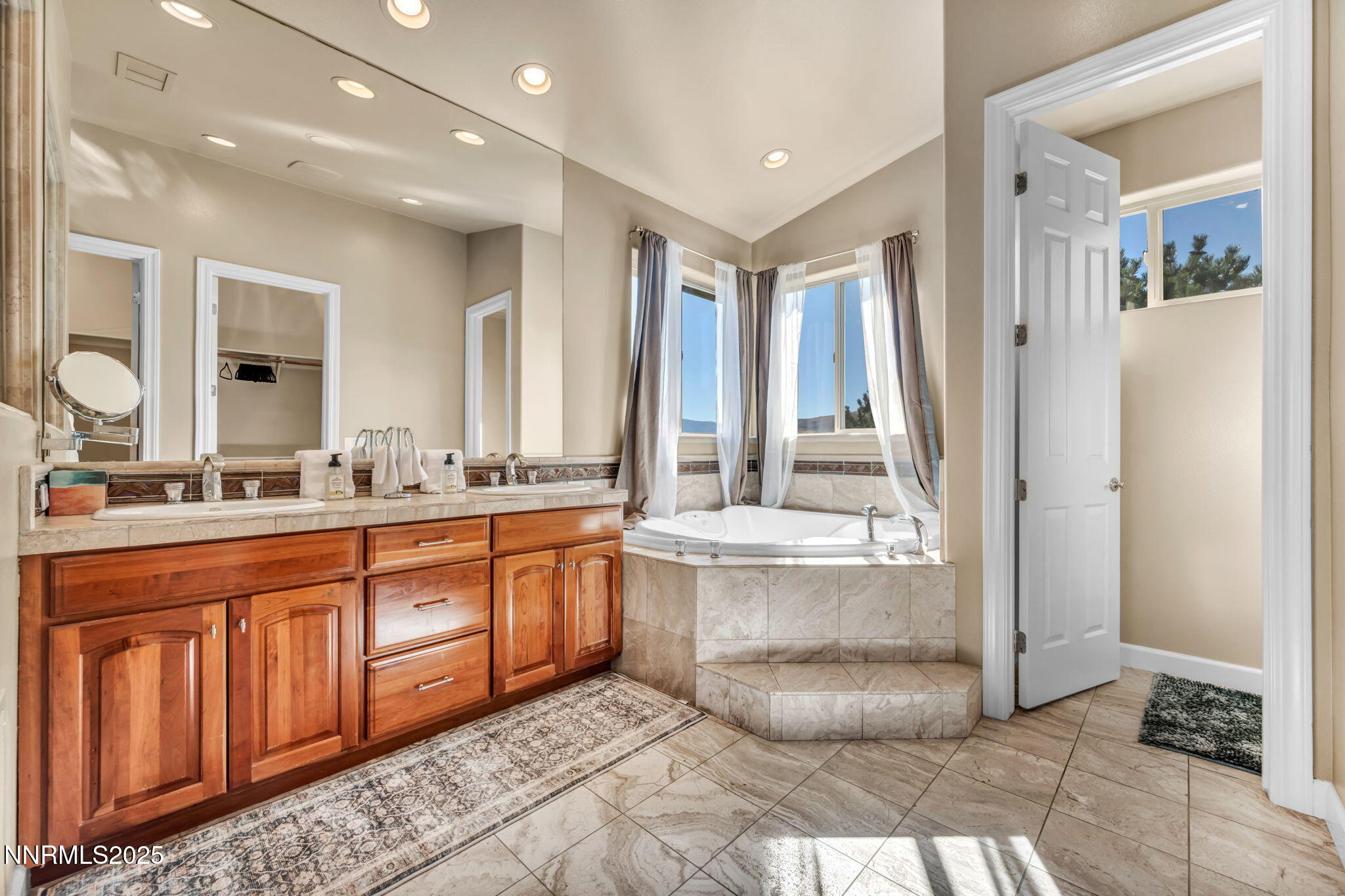 43-web-or-mls-1520-taos-ln