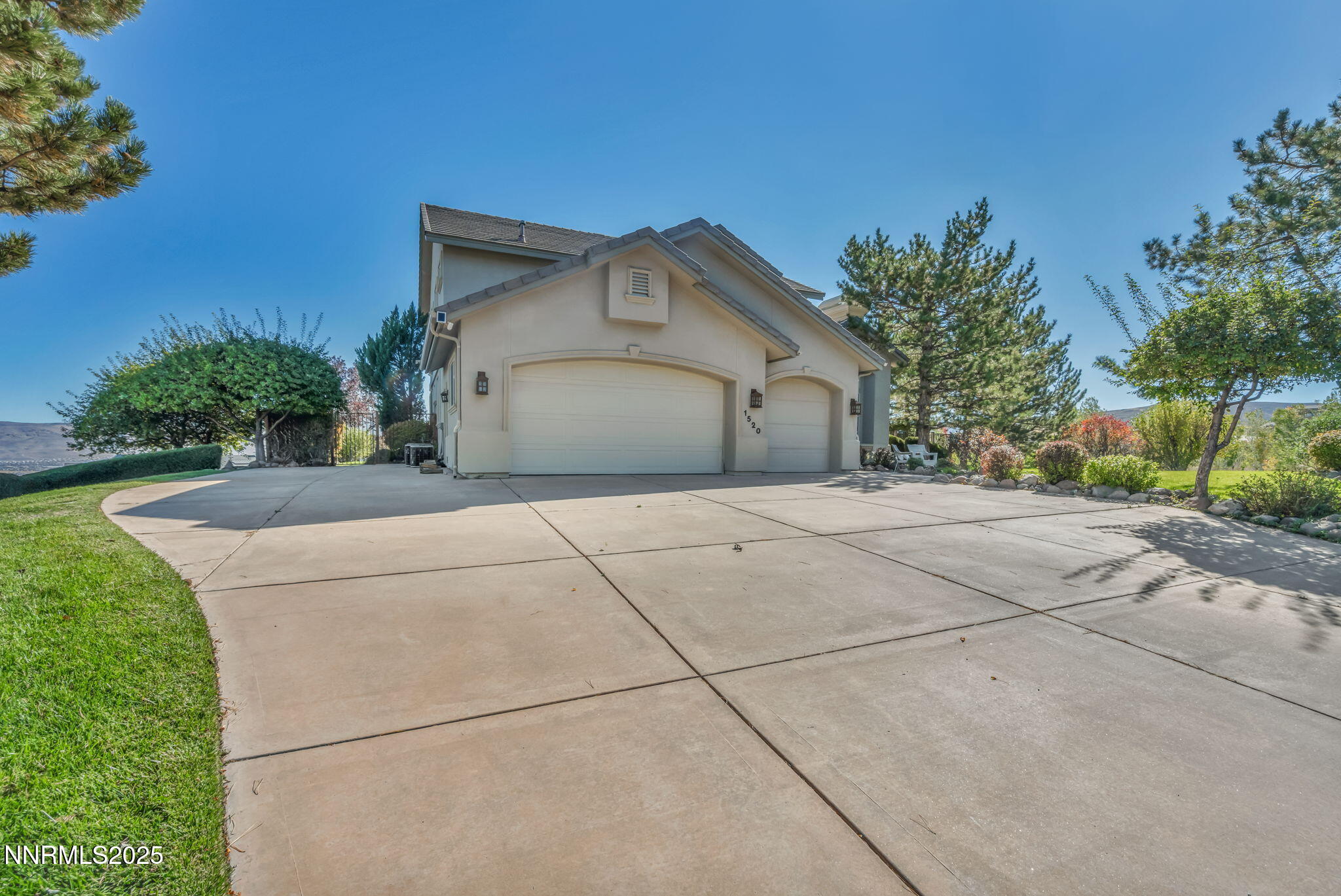 101-web-or-mls-1520-taos-ln (2)