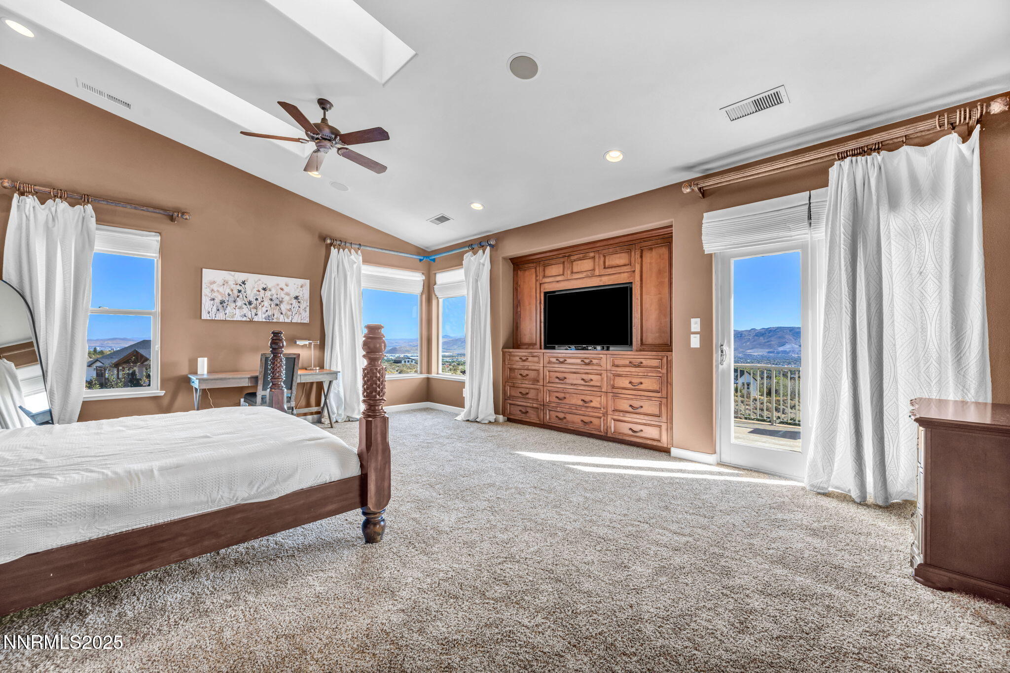 47-web-or-mls-1520-taos-ln