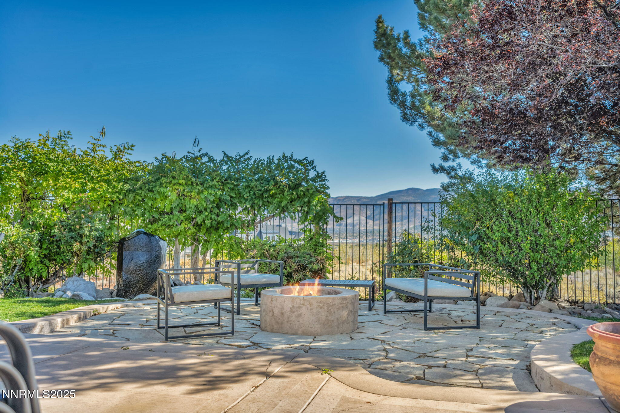 99h-web-or-mls-1520-taos-ln