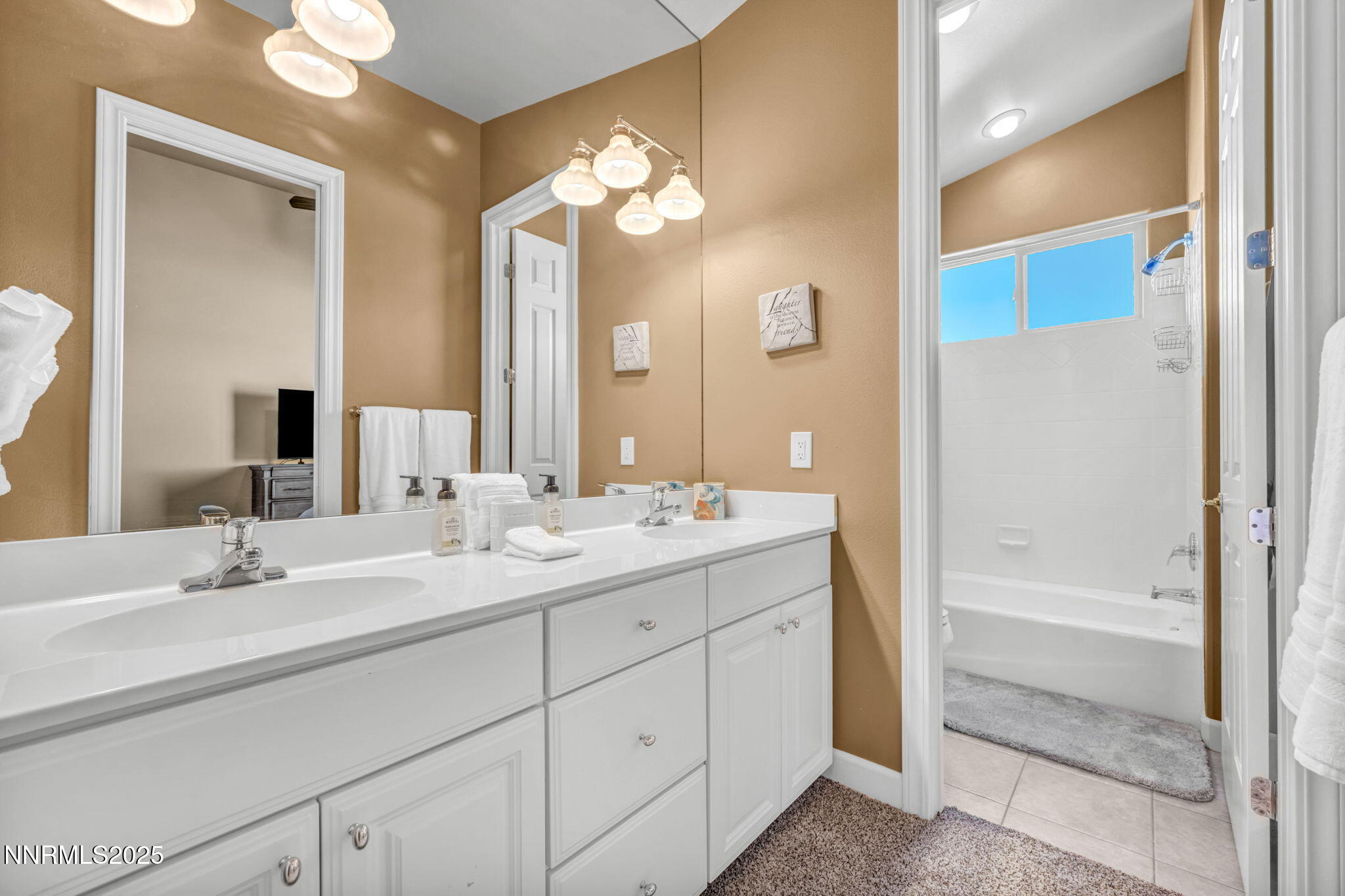 60-web-or-mls-1520-taos-ln