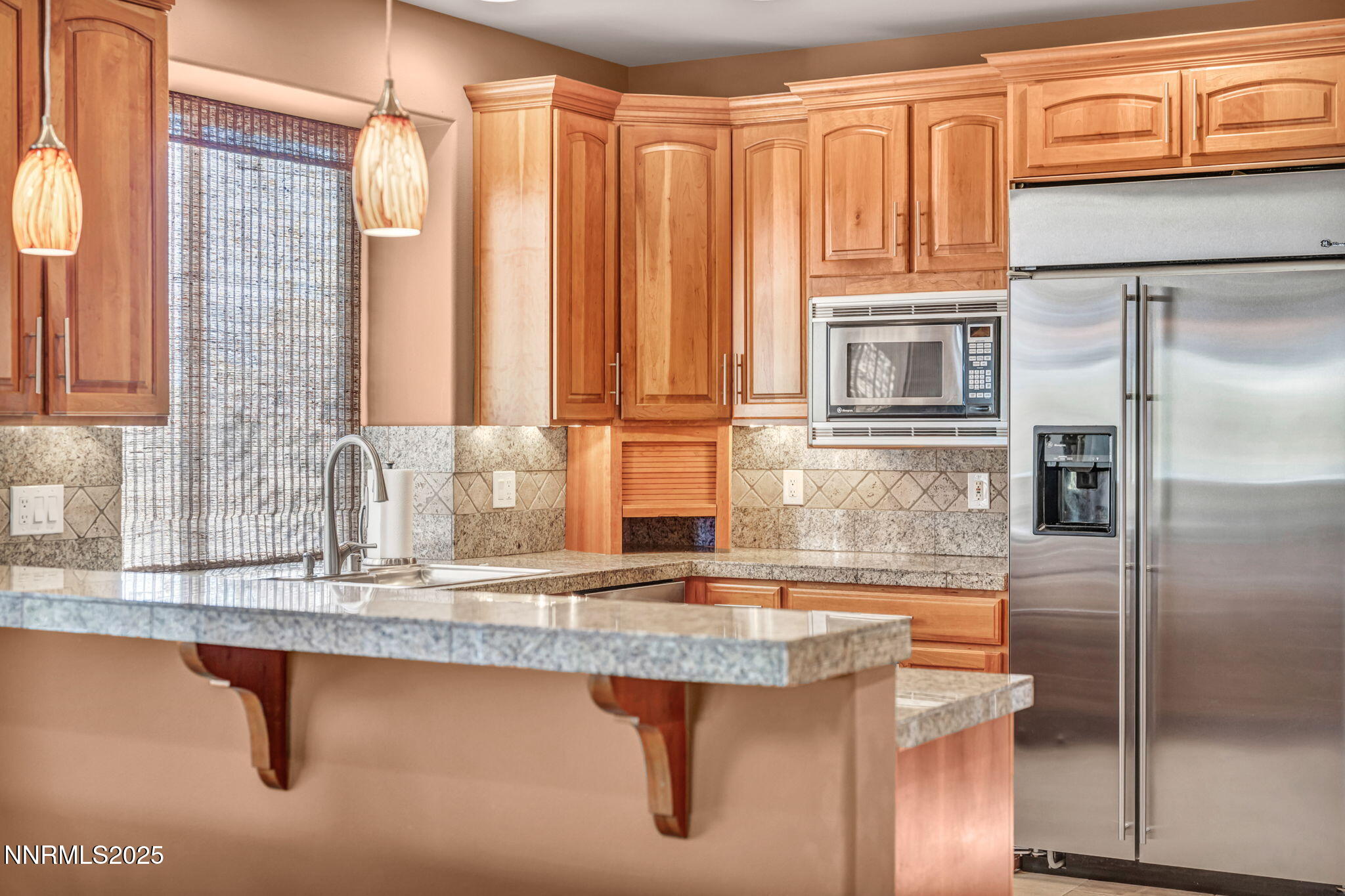 12a-web-or-mls-1520-taos-ln