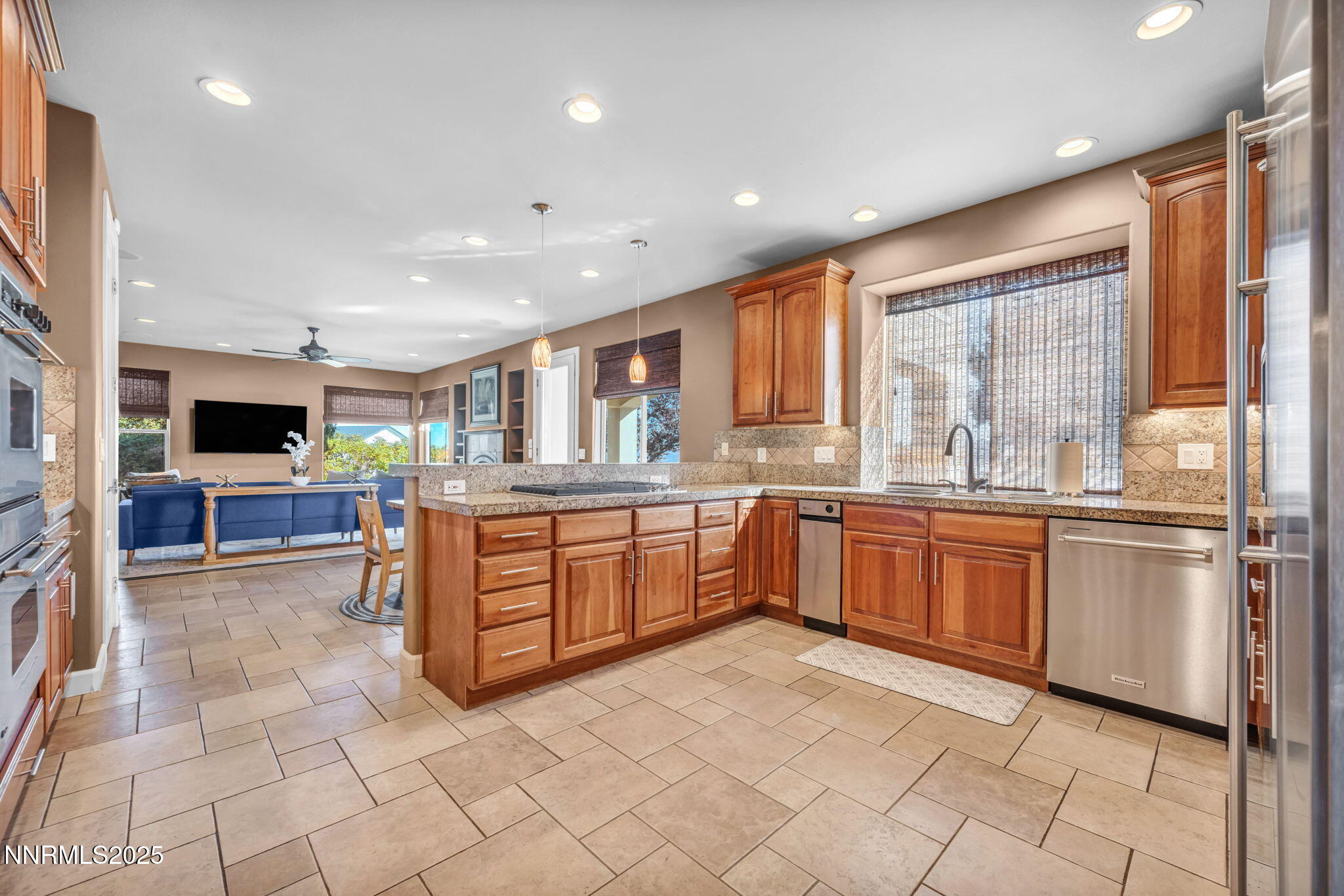 12-web-or-mls-1520-taos-ln