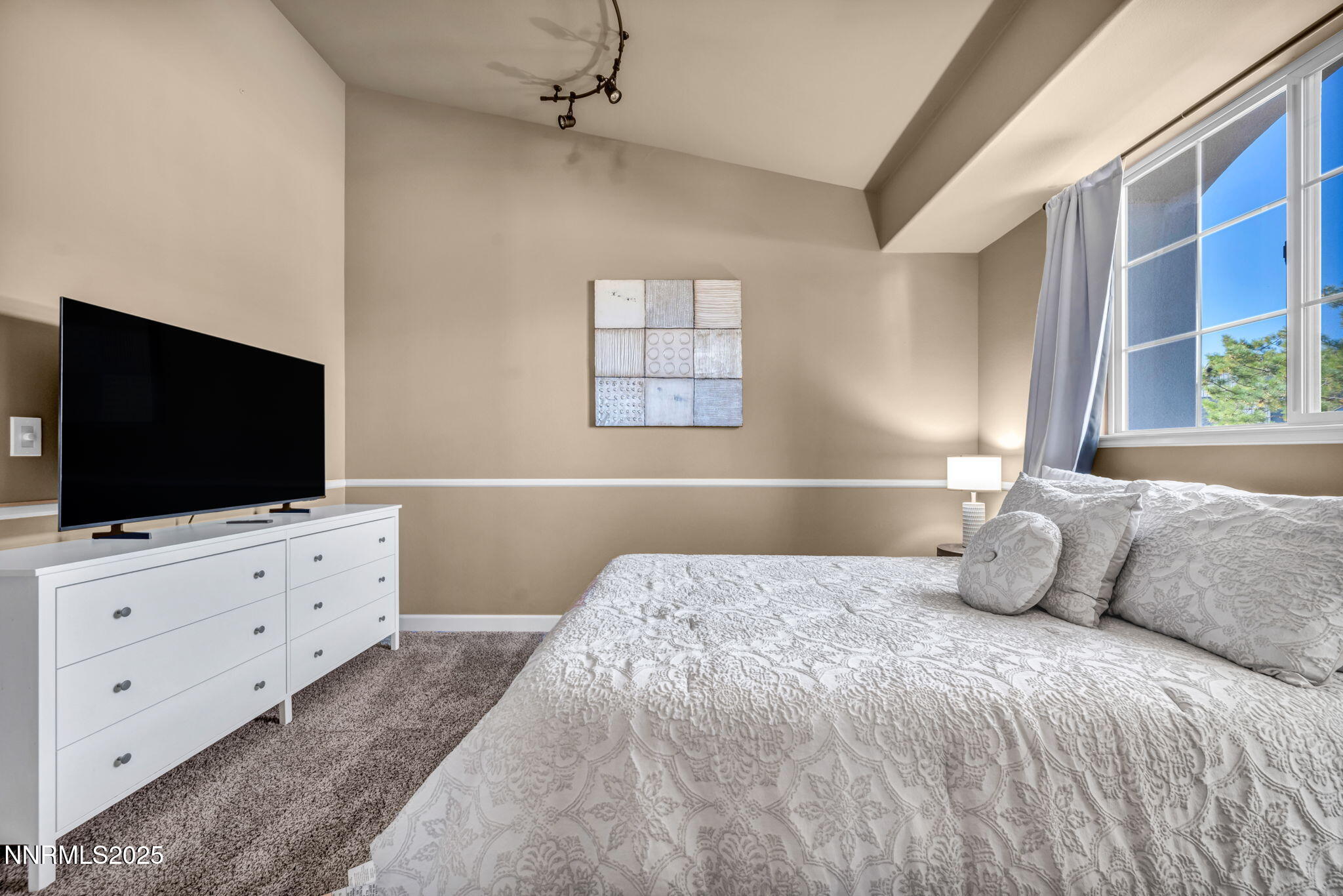 52-web-or-mls-1520-taos-ln