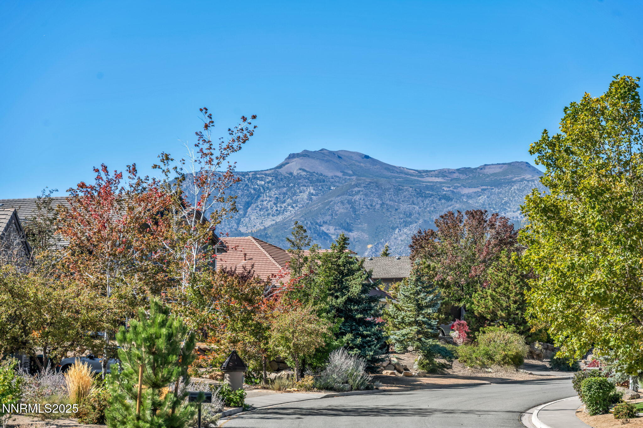 111-web-or-mls-1520-taos-ln (2)