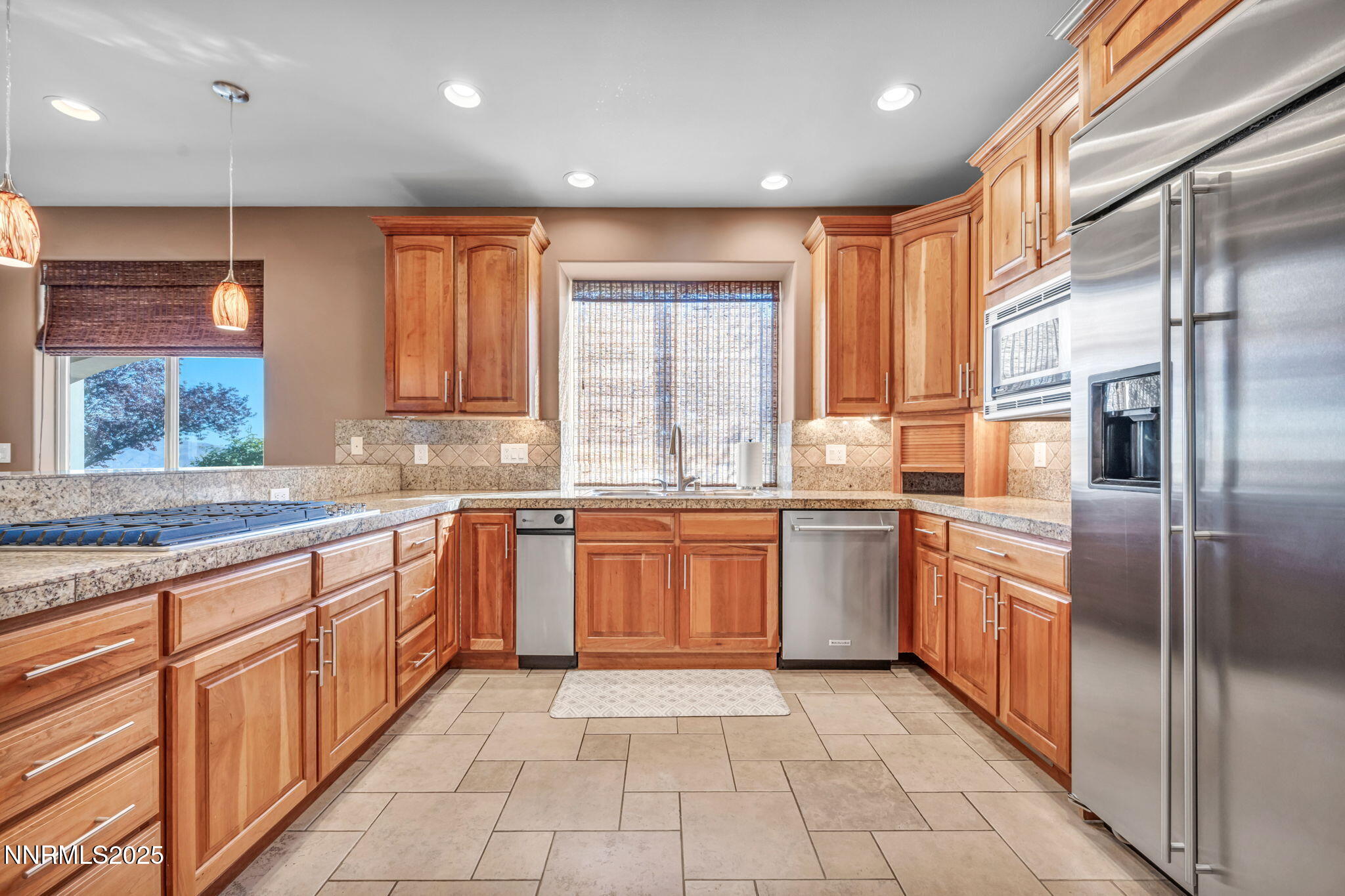 13-web-or-mls-1520-taos-ln