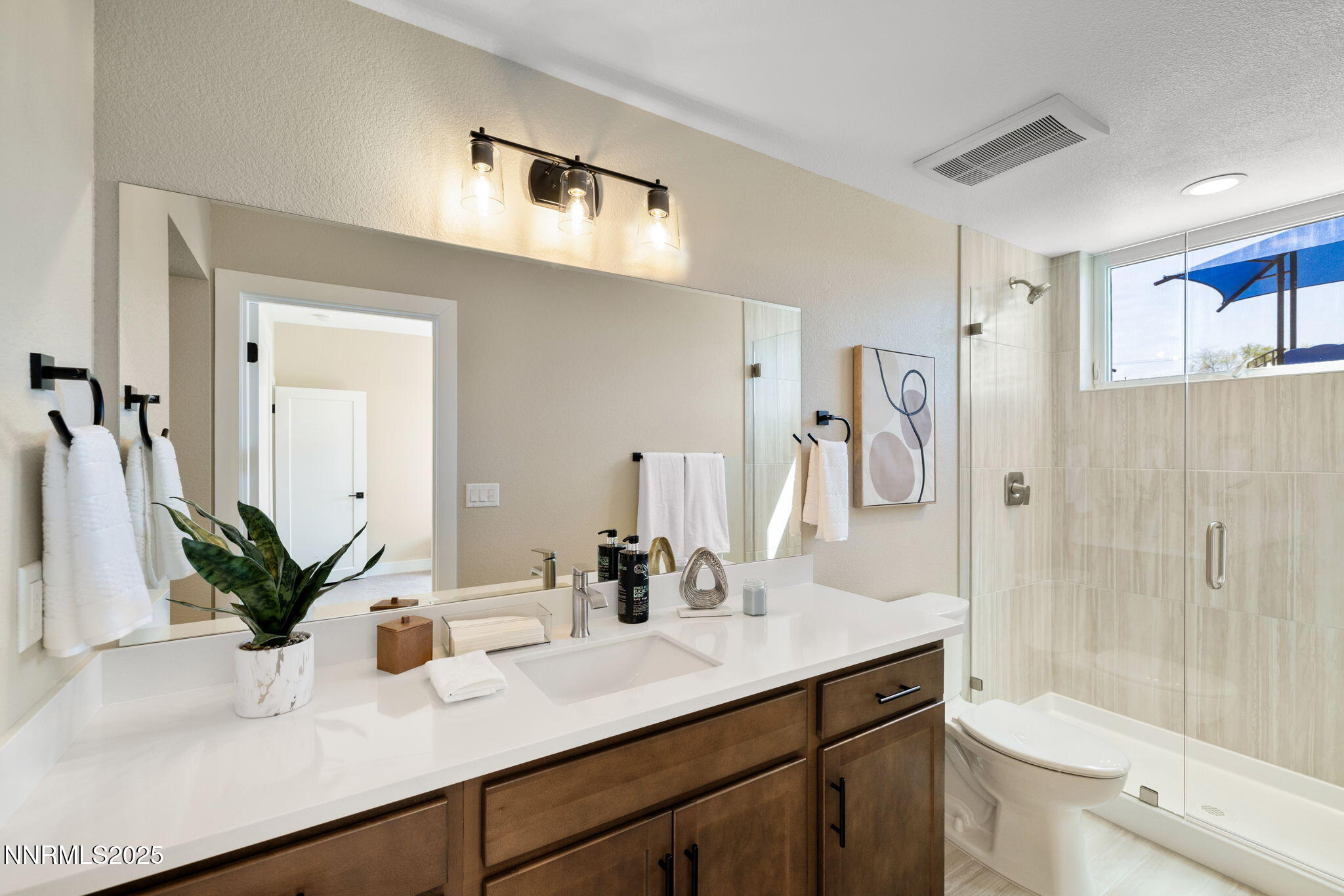 6- Plan C or D Single Vanity Bath & Show