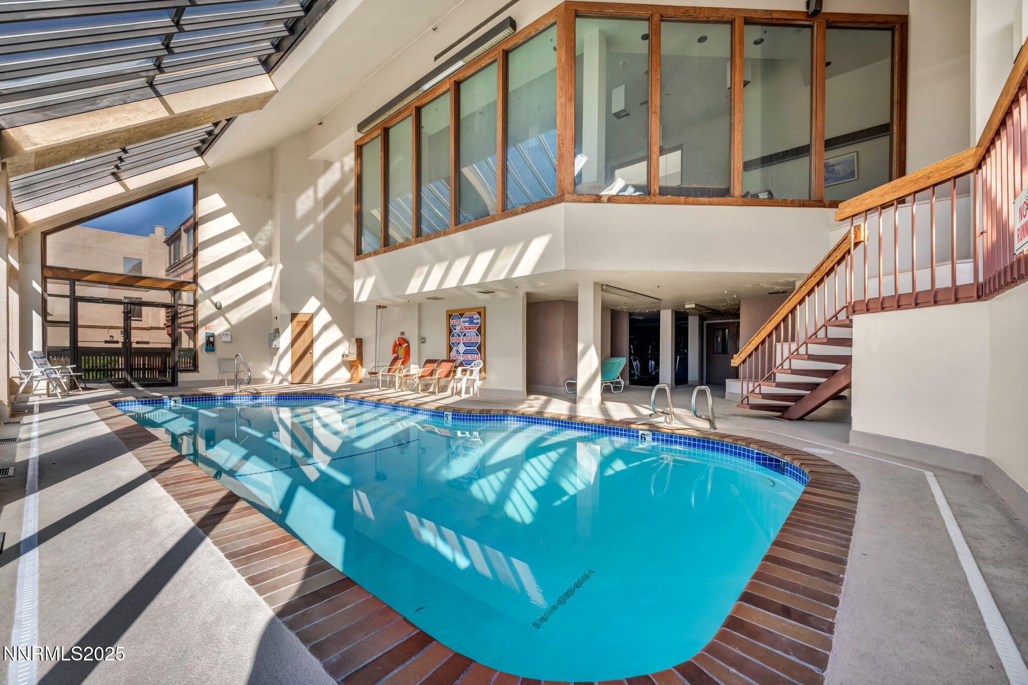 4-web-or-mls-3095-lakeside-dr-102