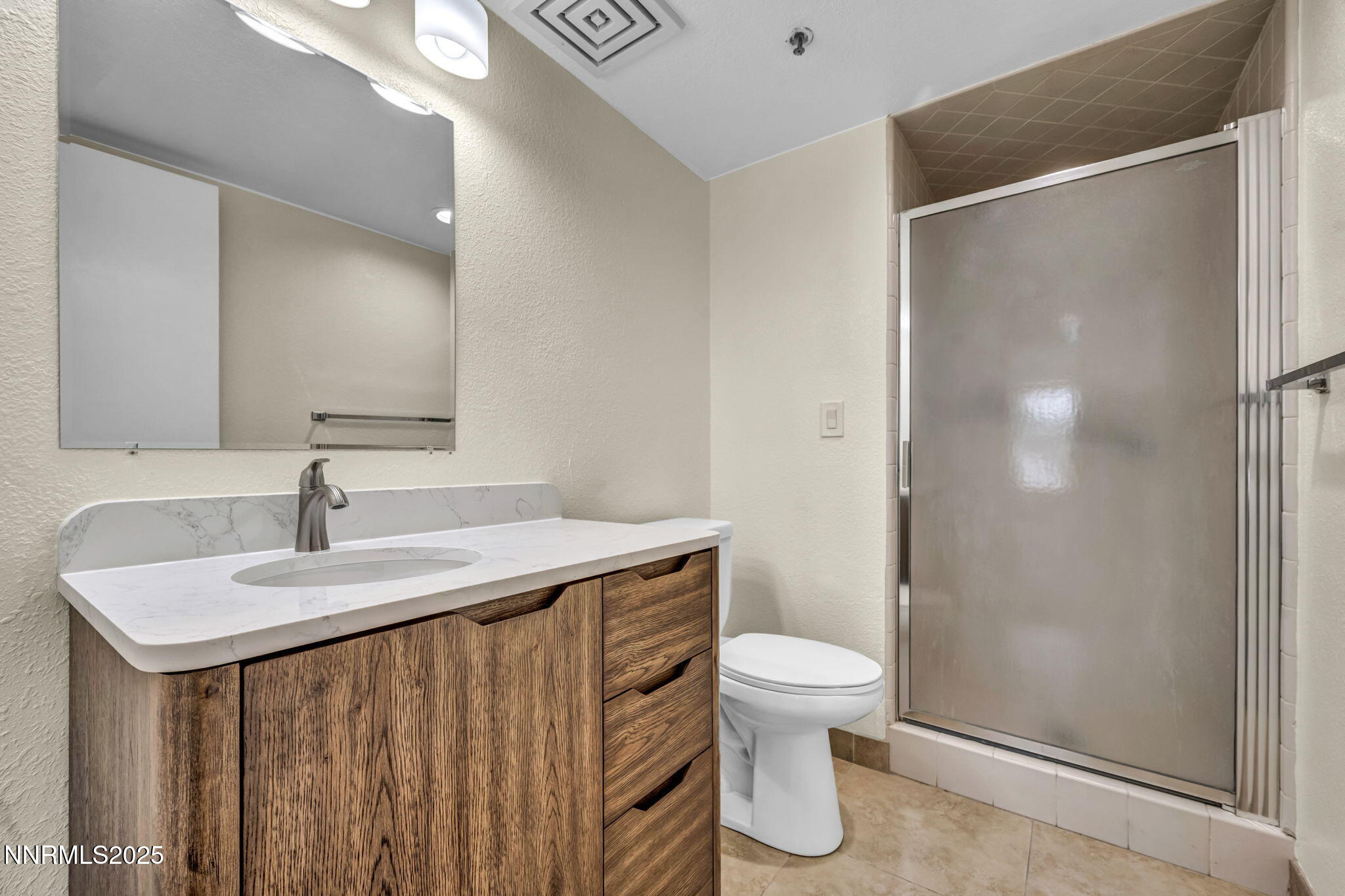 21-web-or-mls-3095-lakeside-dr-102