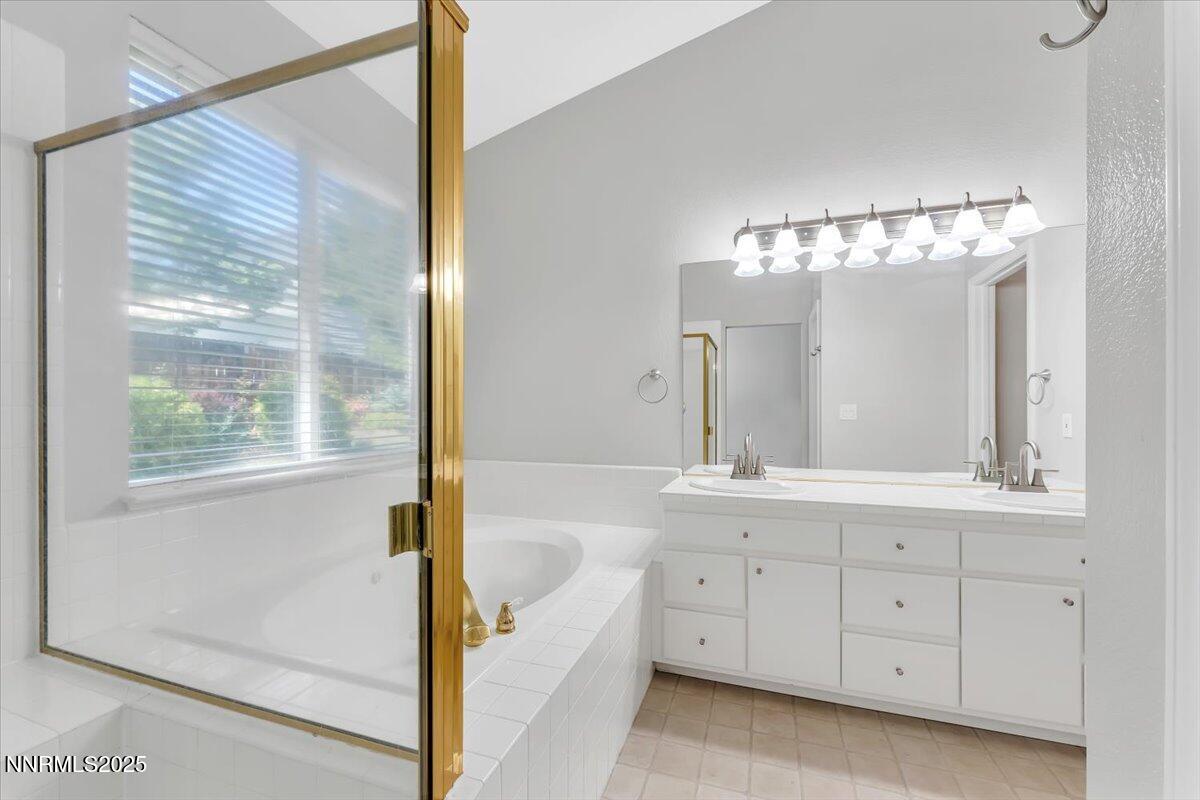 21-4559 Village Green Pkwy Reno NV 89519