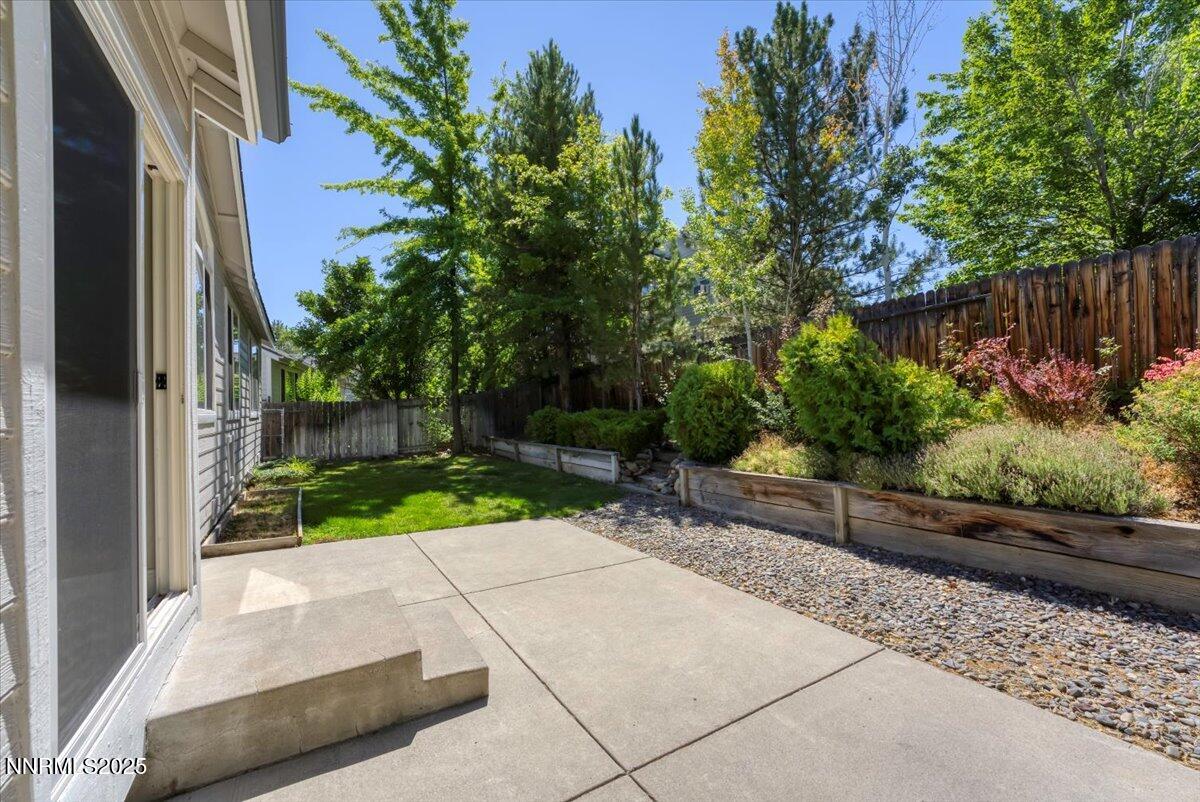 27-4559 Village Green Pkwy Reno NV 89519