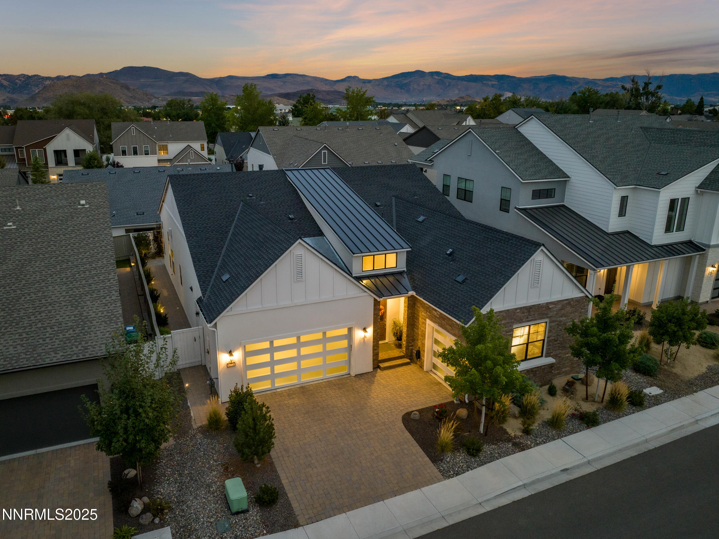 69-print-6114 Triple Crown twilight dron