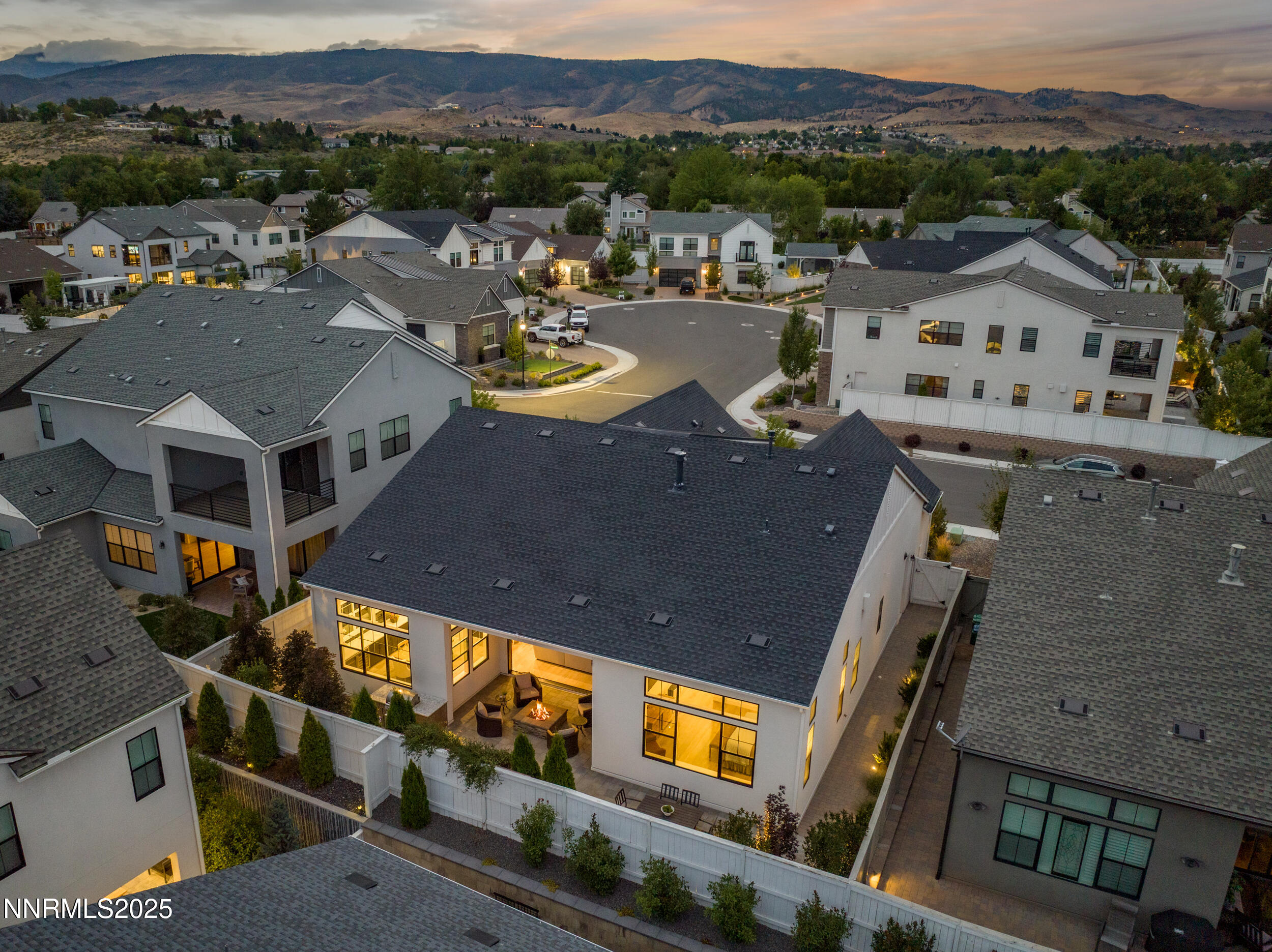 60-print-6114 Triple Crown twilight dron