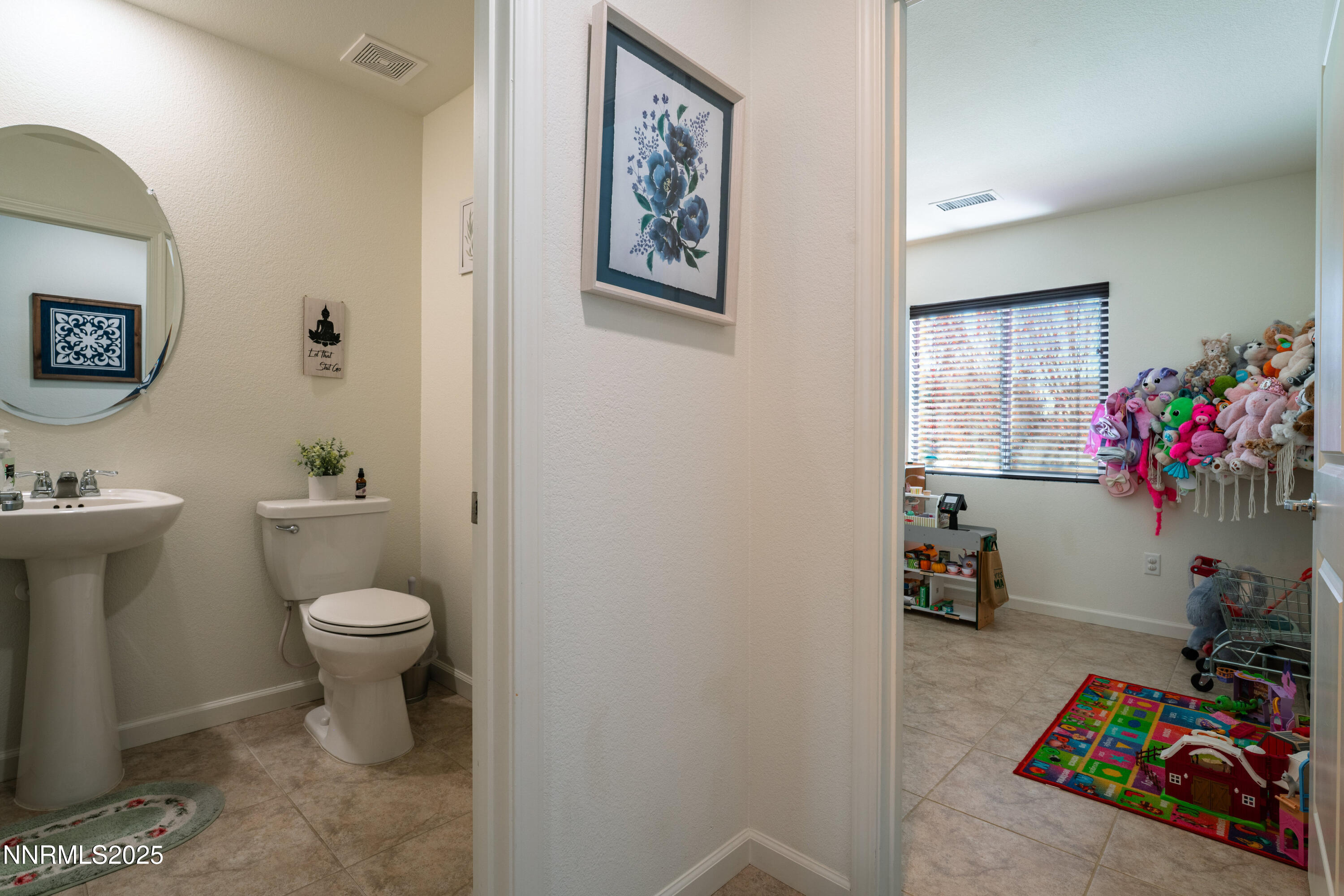 032_016_909_convair-16_579_431