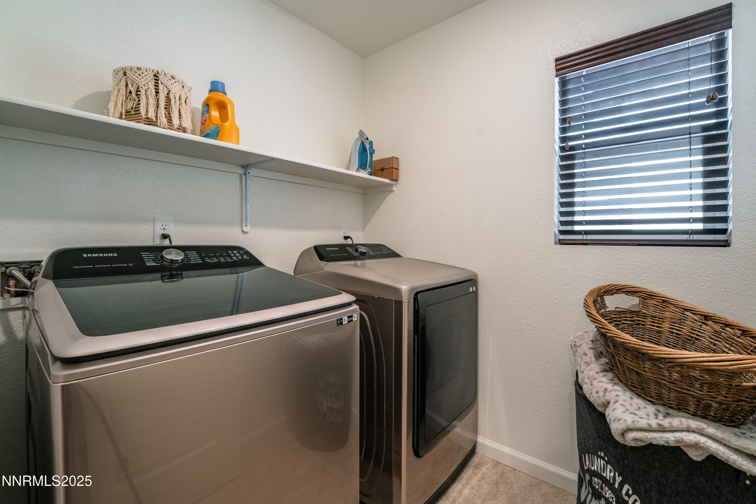 024_027_909_convair-27_627_276