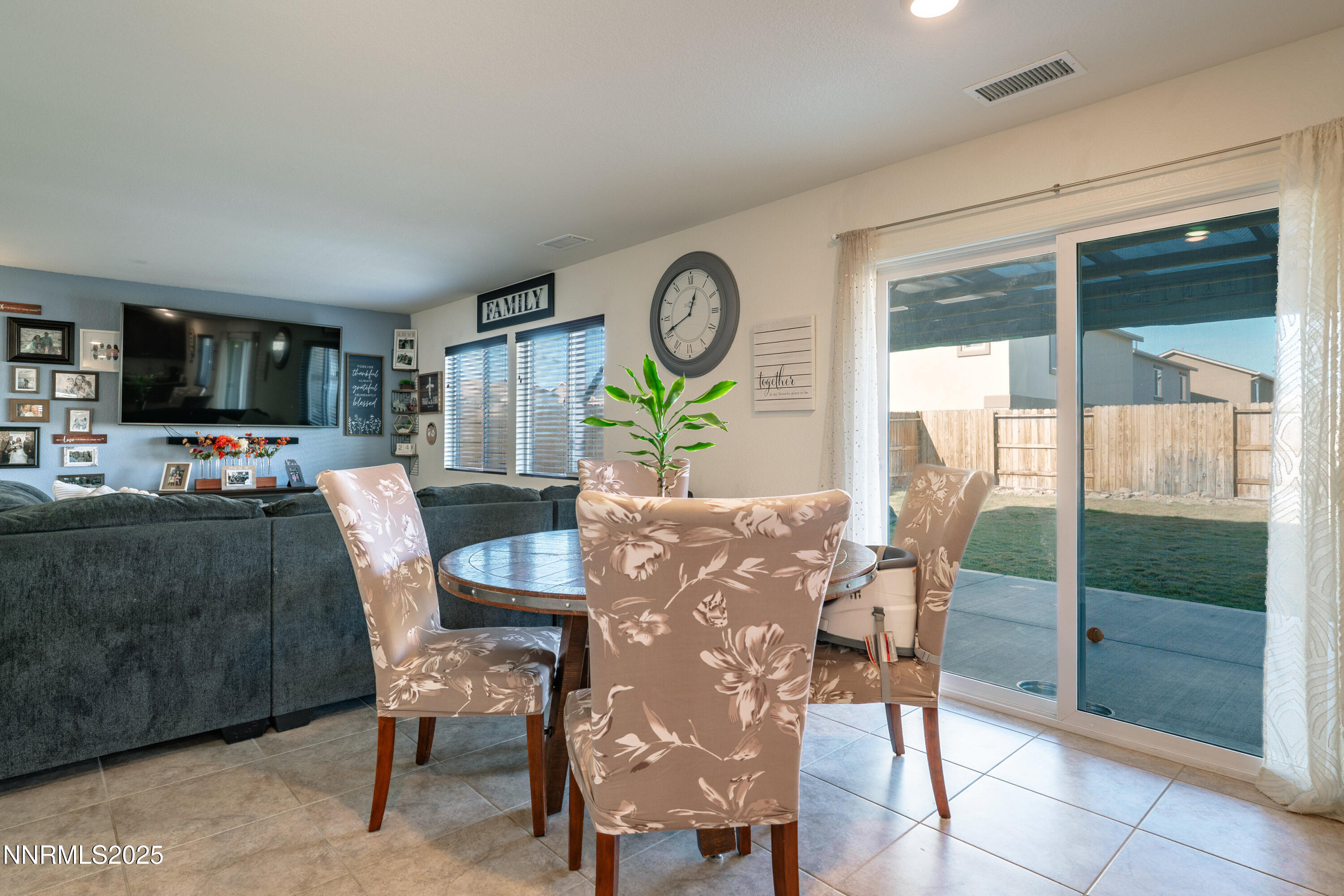 017_015_909_convair-15_156_900