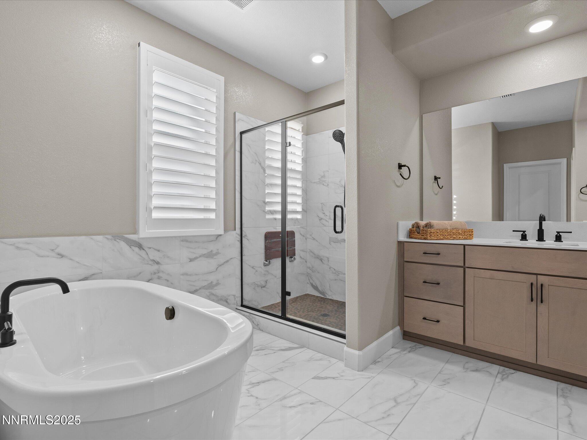 14-11167 Grazing Cattle Ln-137