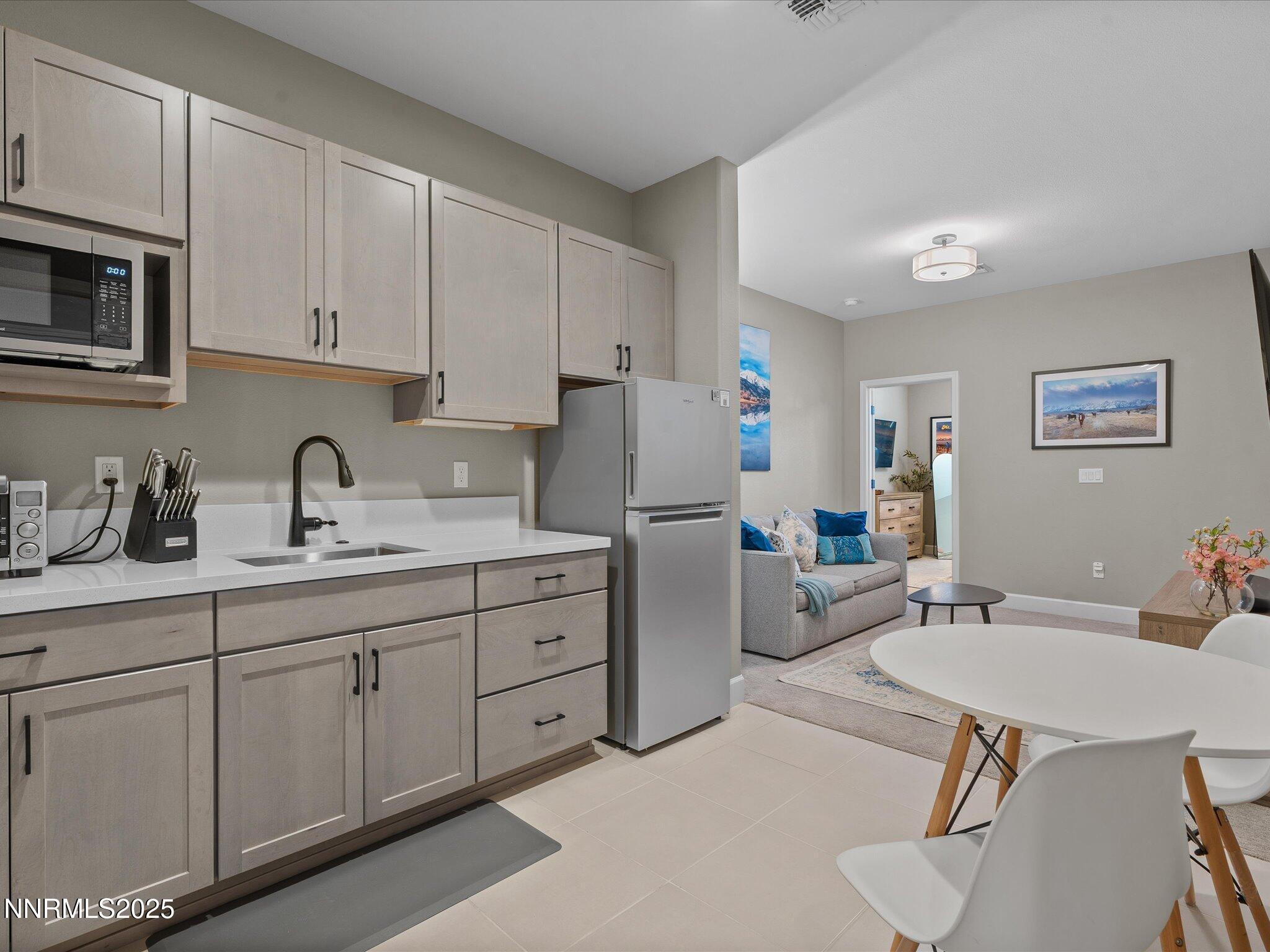 03-11167 Grazing Cattle Ln-104