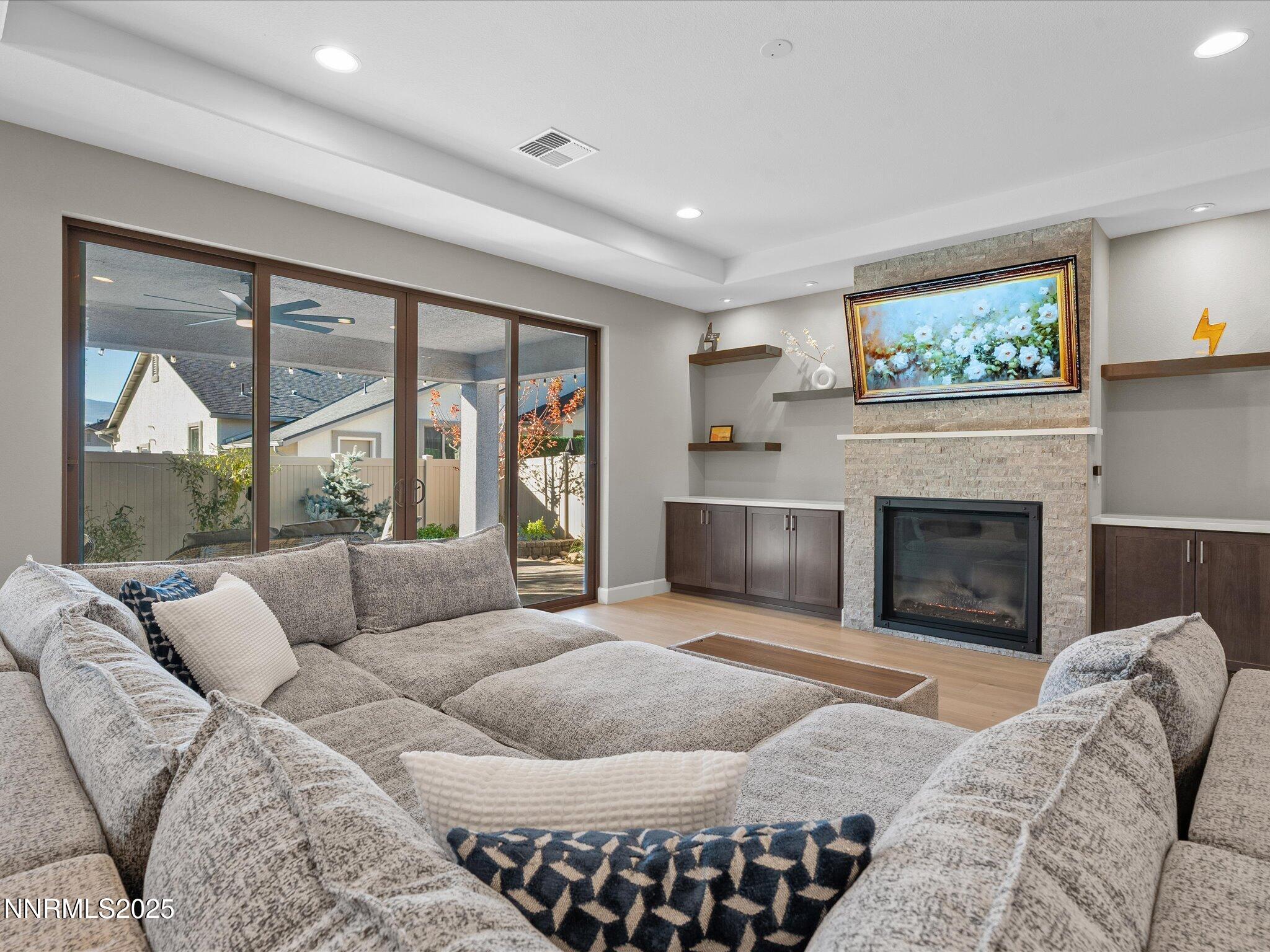 08-11167 Grazing Cattle Ln-118